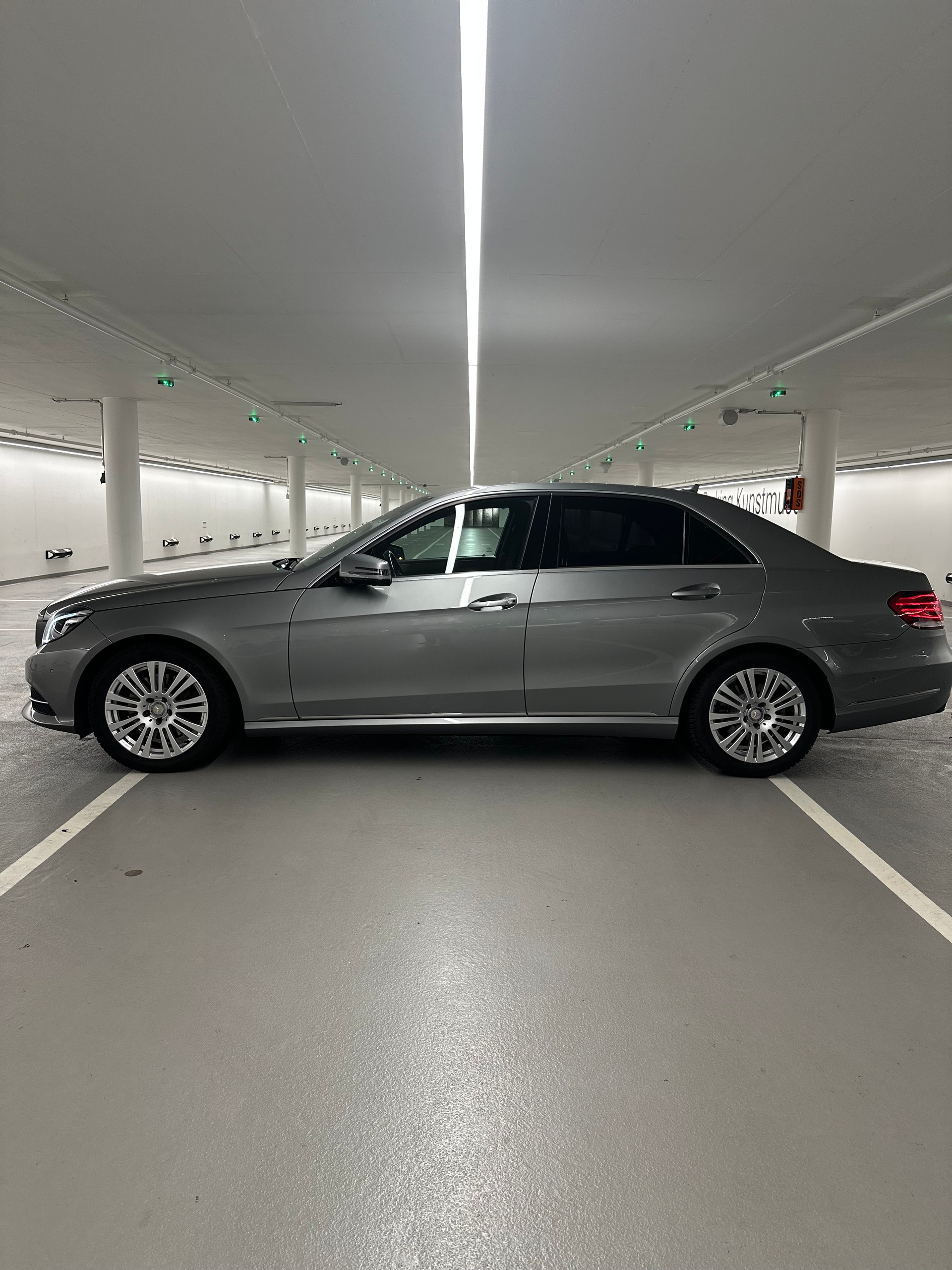 MERCEDES-BENZ E 250 CDI 4Matic 7G-Tronic-image-2