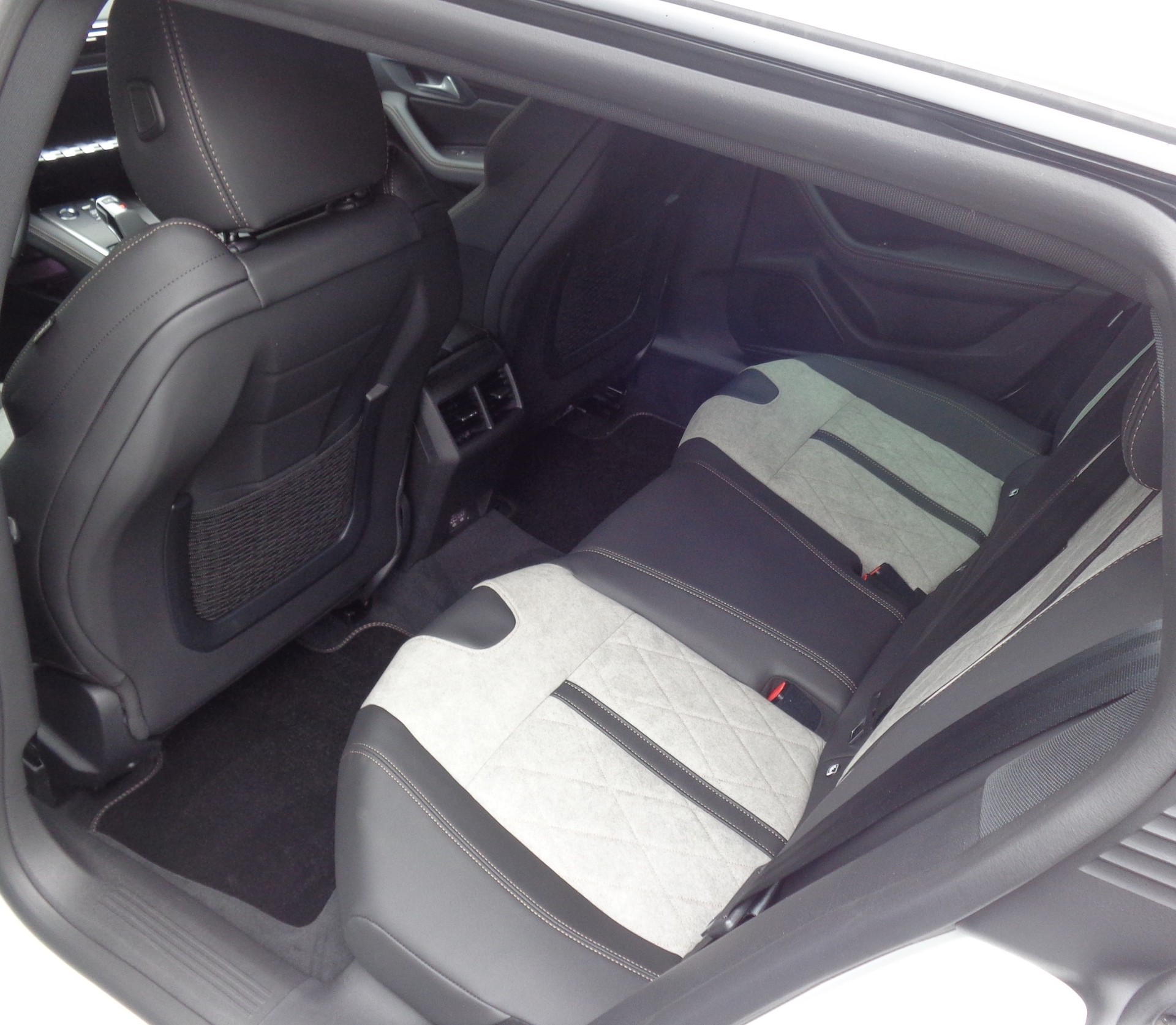 PEUGEOT 508 SW 1.6 Plug-in Hybrid GT Pack-image-6