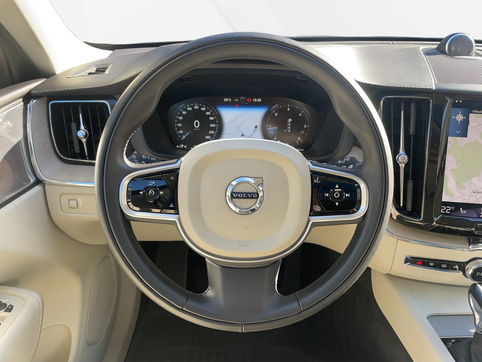 VOLVO XC60 2.0 D5 Inscription AWD-image-11