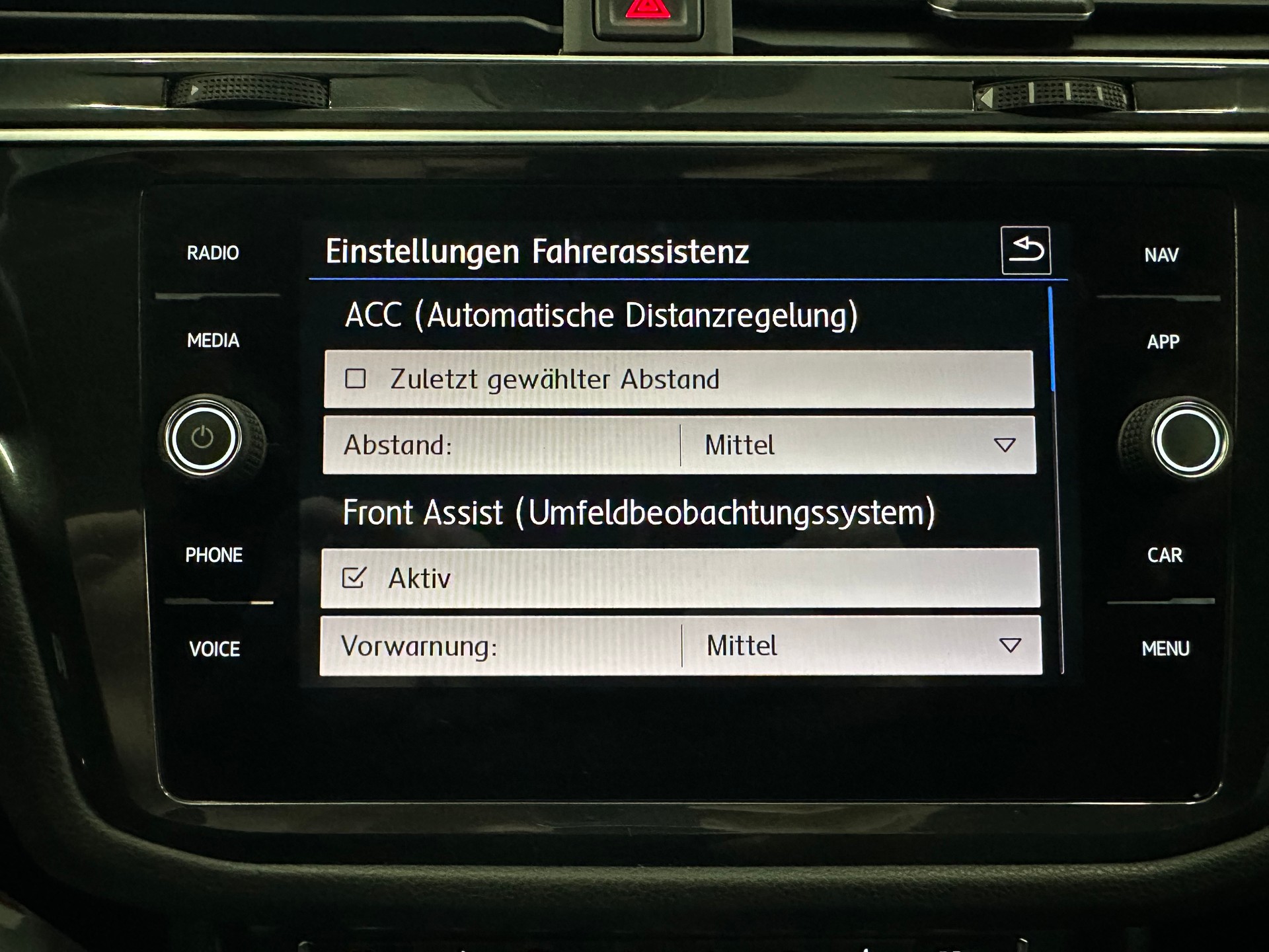 VW Tiguan 2.0 TDI SCR Comfortline 4Motion DSG-image-21