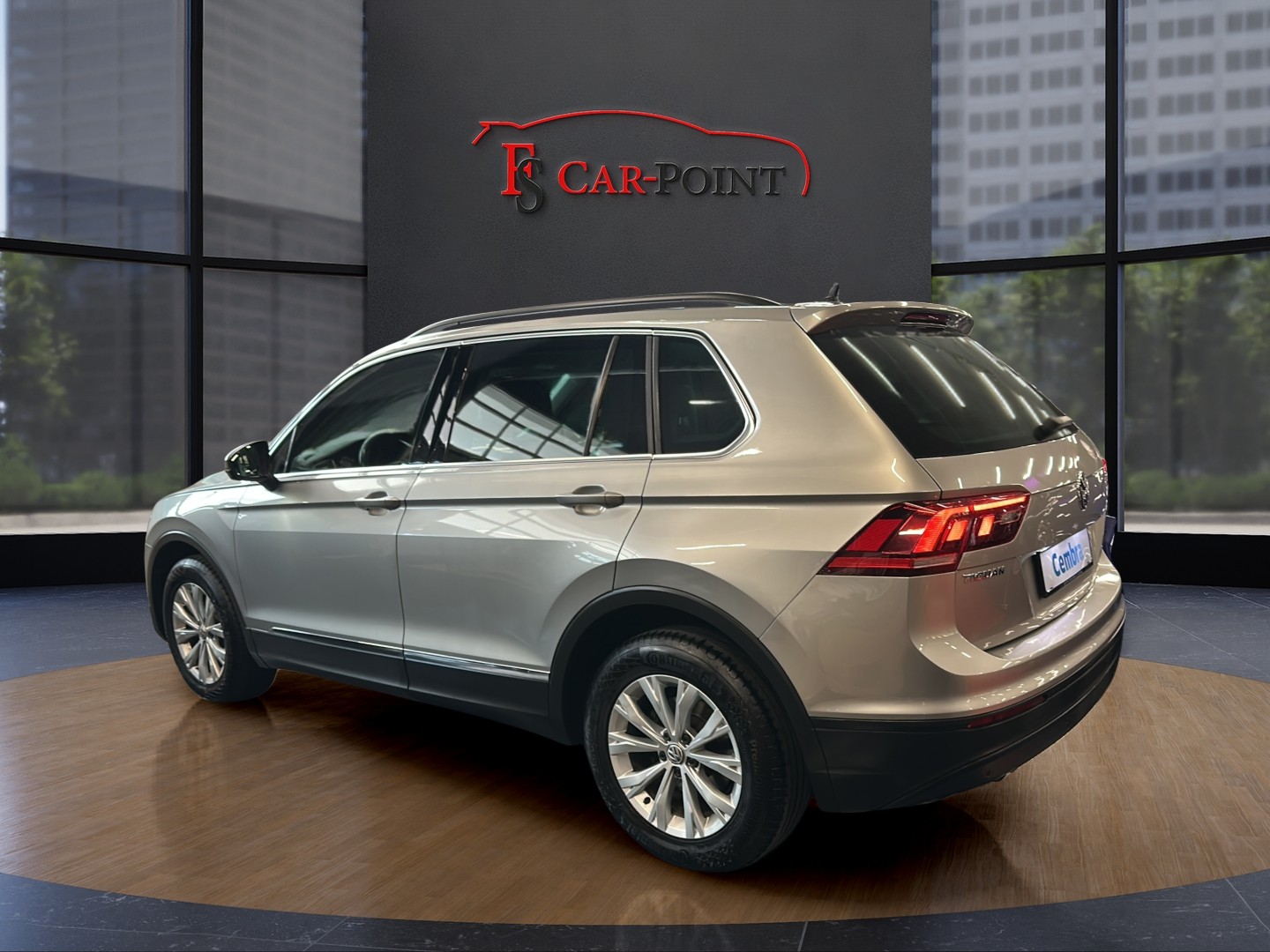 VW Tiguan 2.0 TDI SCR Comfortline 4Motion DSG-image-4