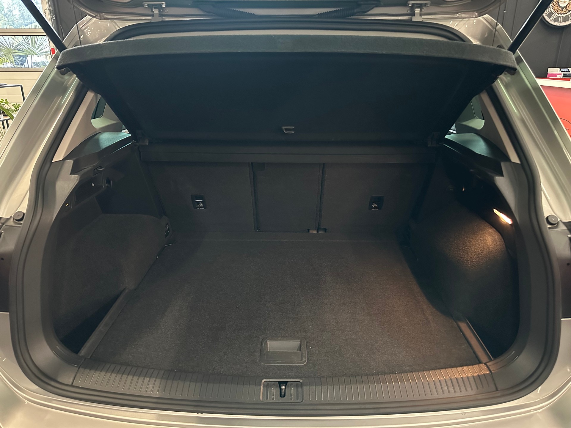 VW Tiguan 2.0 TDI SCR Comfortline 4Motion DSG-image-25