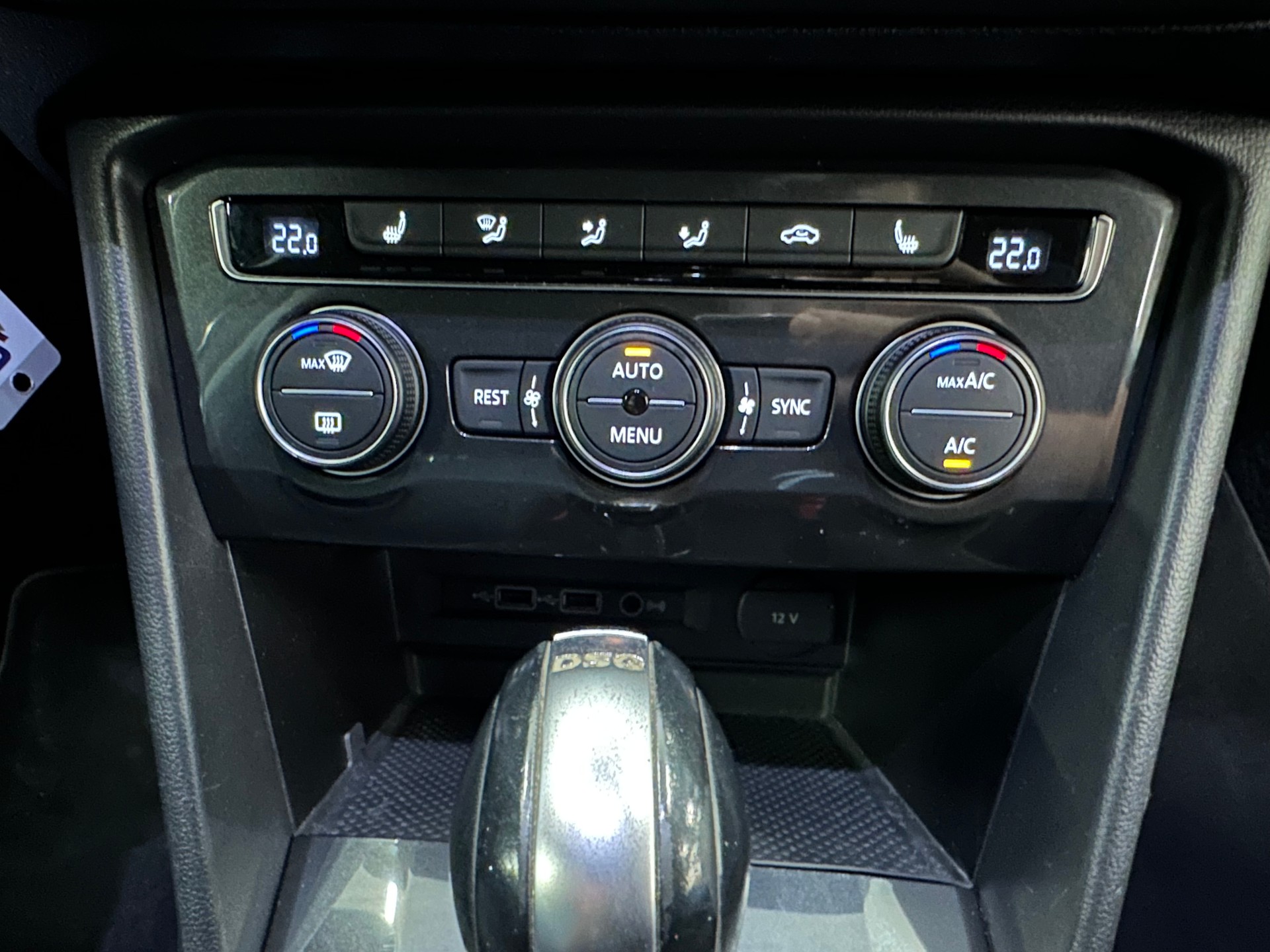 VW Tiguan 2.0 TDI SCR Comfortline 4Motion DSG-image-19
