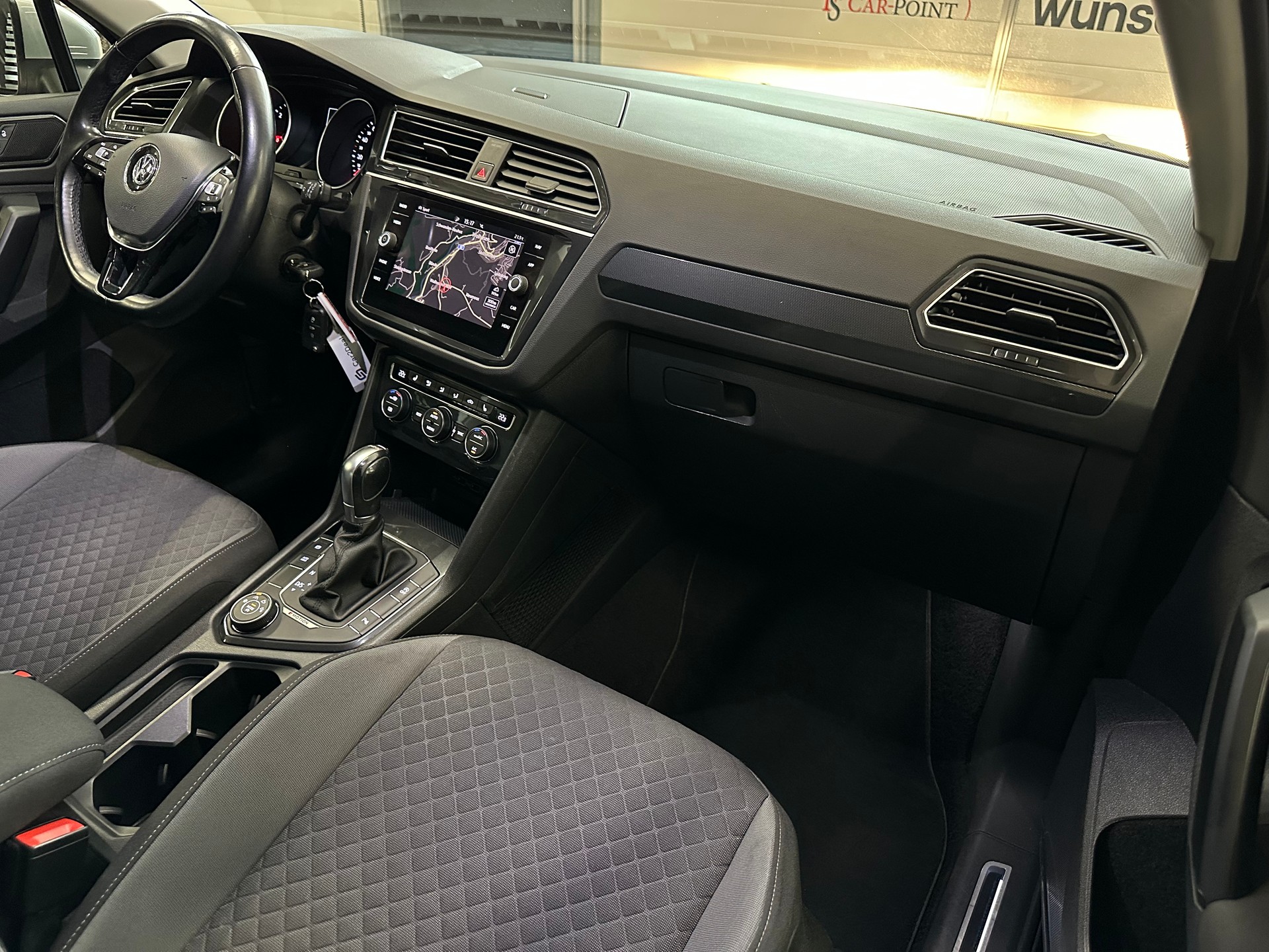 VW Tiguan 2.0 TDI SCR Comfortline 4Motion DSG-image-11