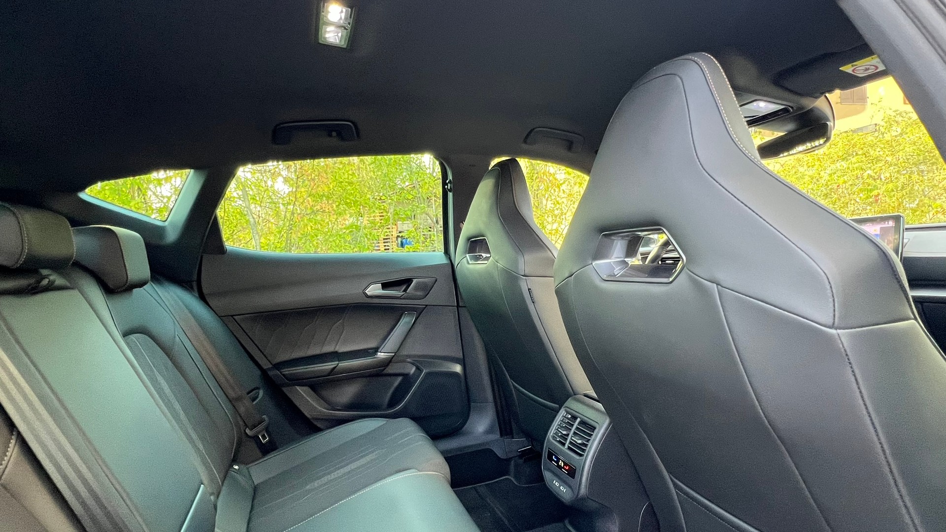 CUPRA FORMENTOR 2.0TSI VZ DSG l 245 PS-image-27