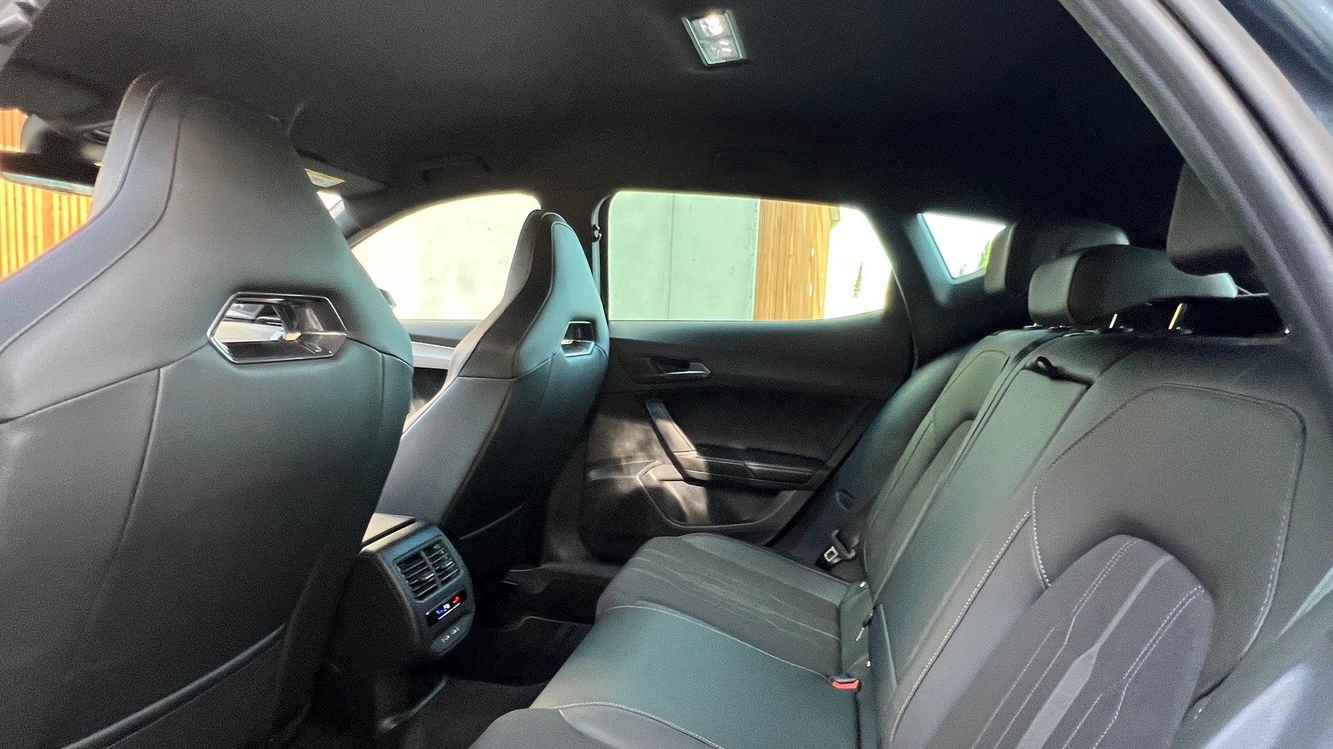 CUPRA FORMENTOR 2.0TSI VZ DSG l 245 PS-image-26