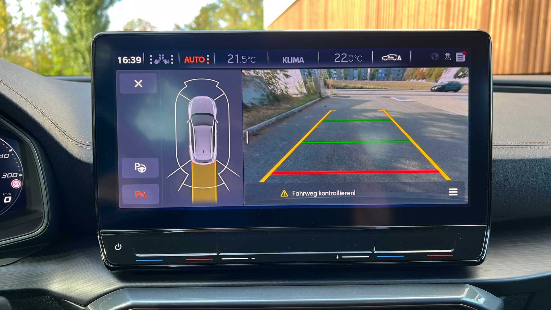 CUPRA FORMENTOR 2.0TSI VZ DSG l 245 PS-image-21