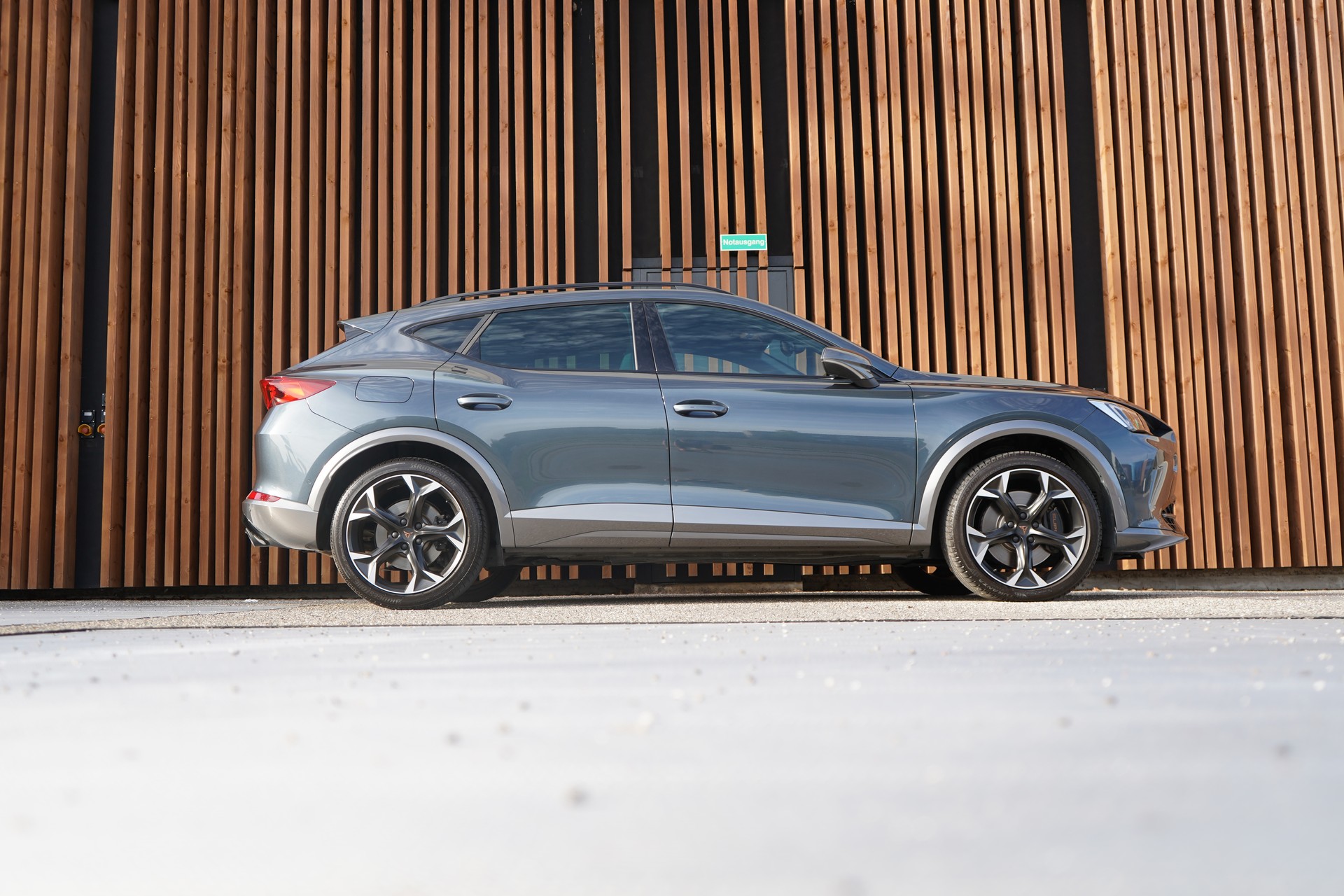 CUPRA FORMENTOR 2.0TSI VZ DSG l 245 PS-image-0