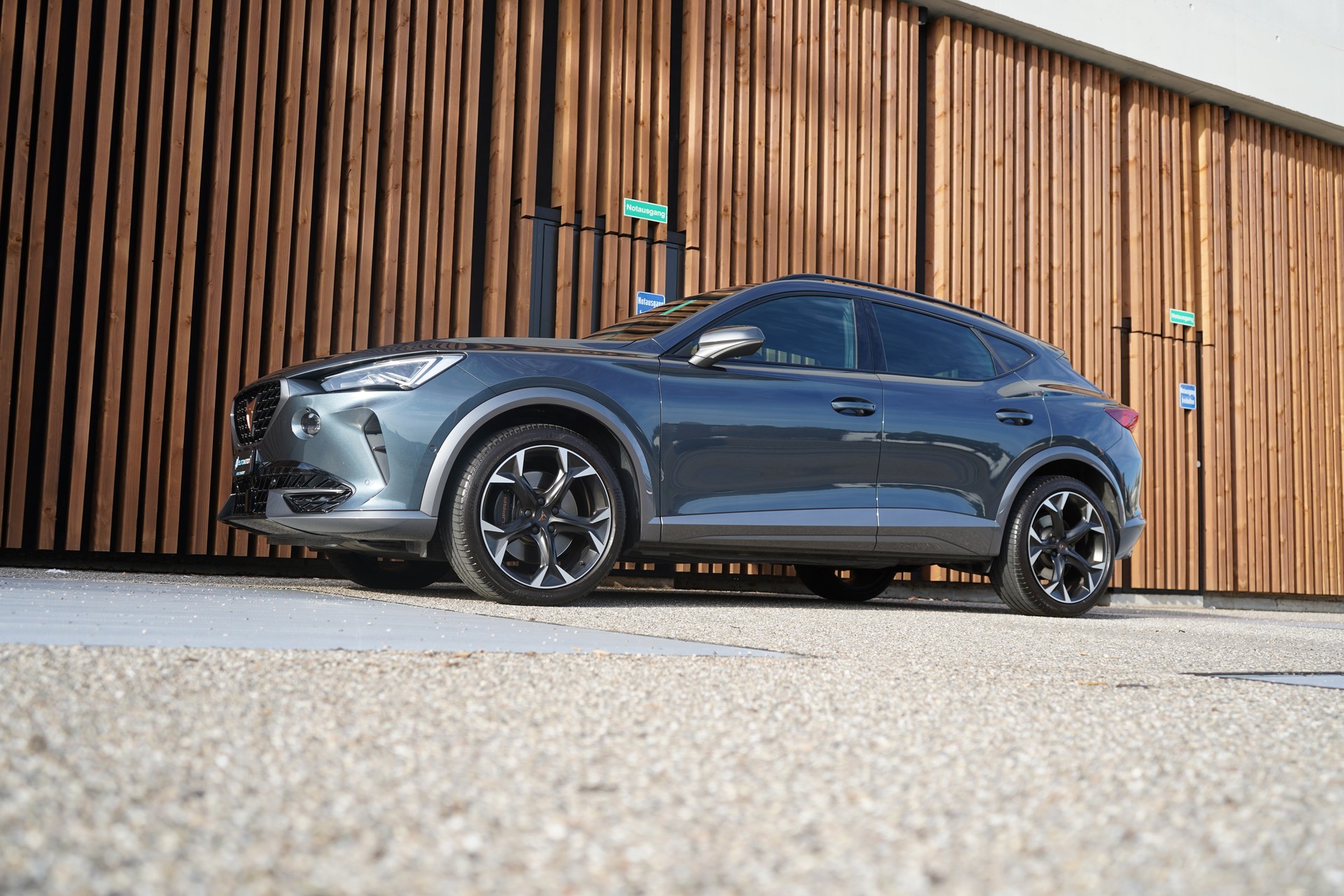 CUPRA FORMENTOR 2.0TSI VZ DSG l 245 PS-image-7