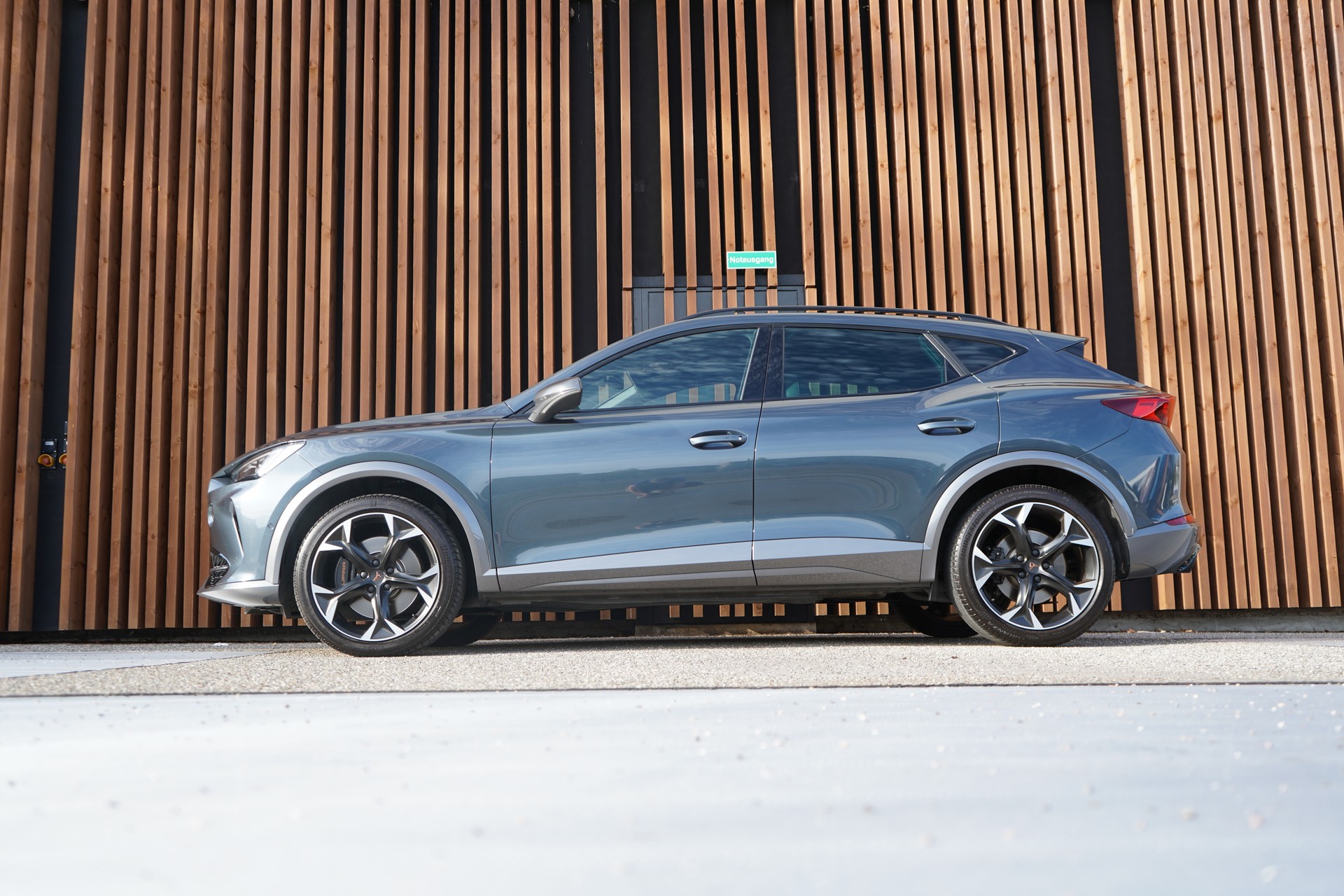 CUPRA FORMENTOR 2.0TSI VZ DSG l 245 PS-image-1