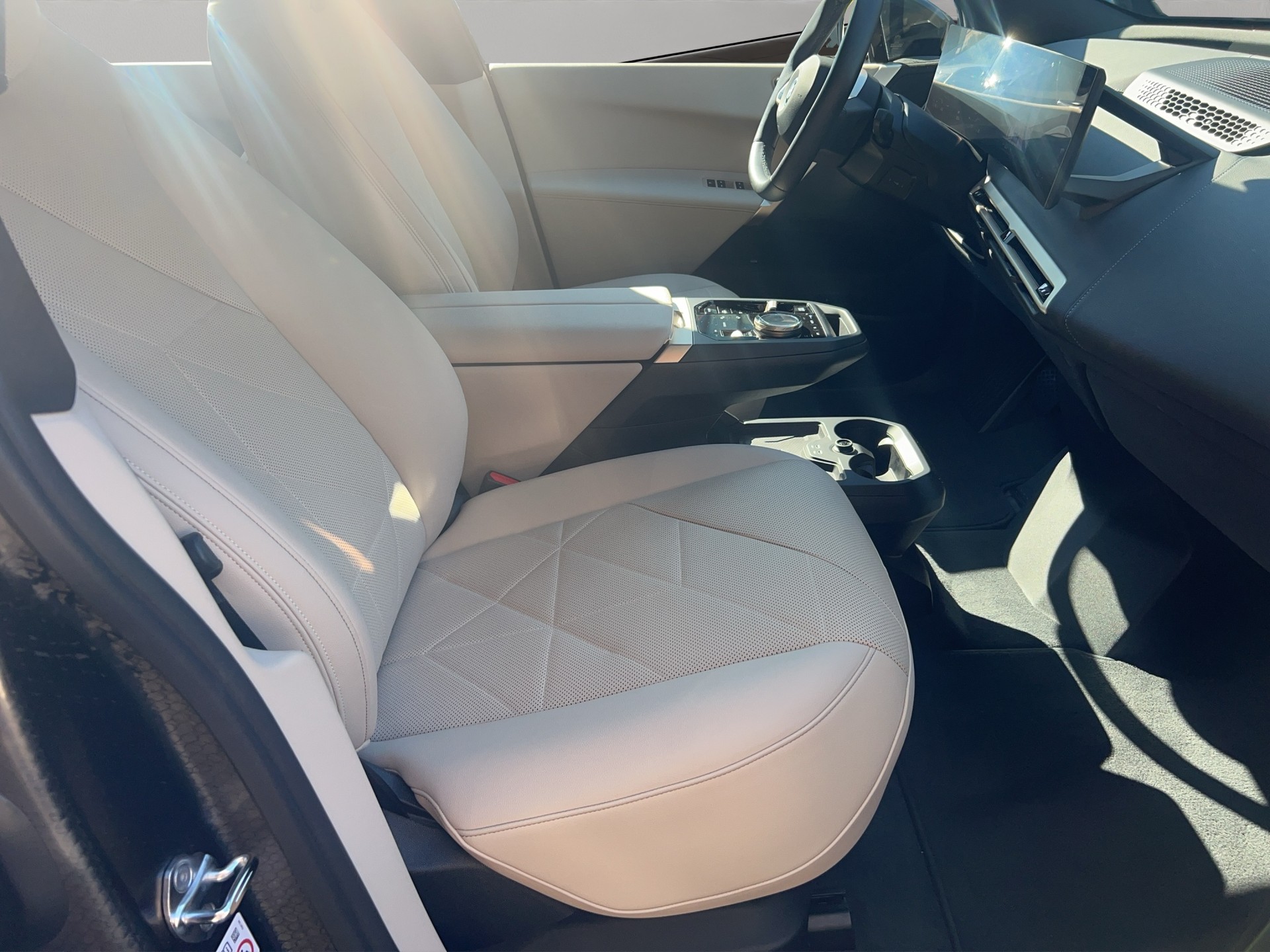 BMW iX xDrive40-image-21