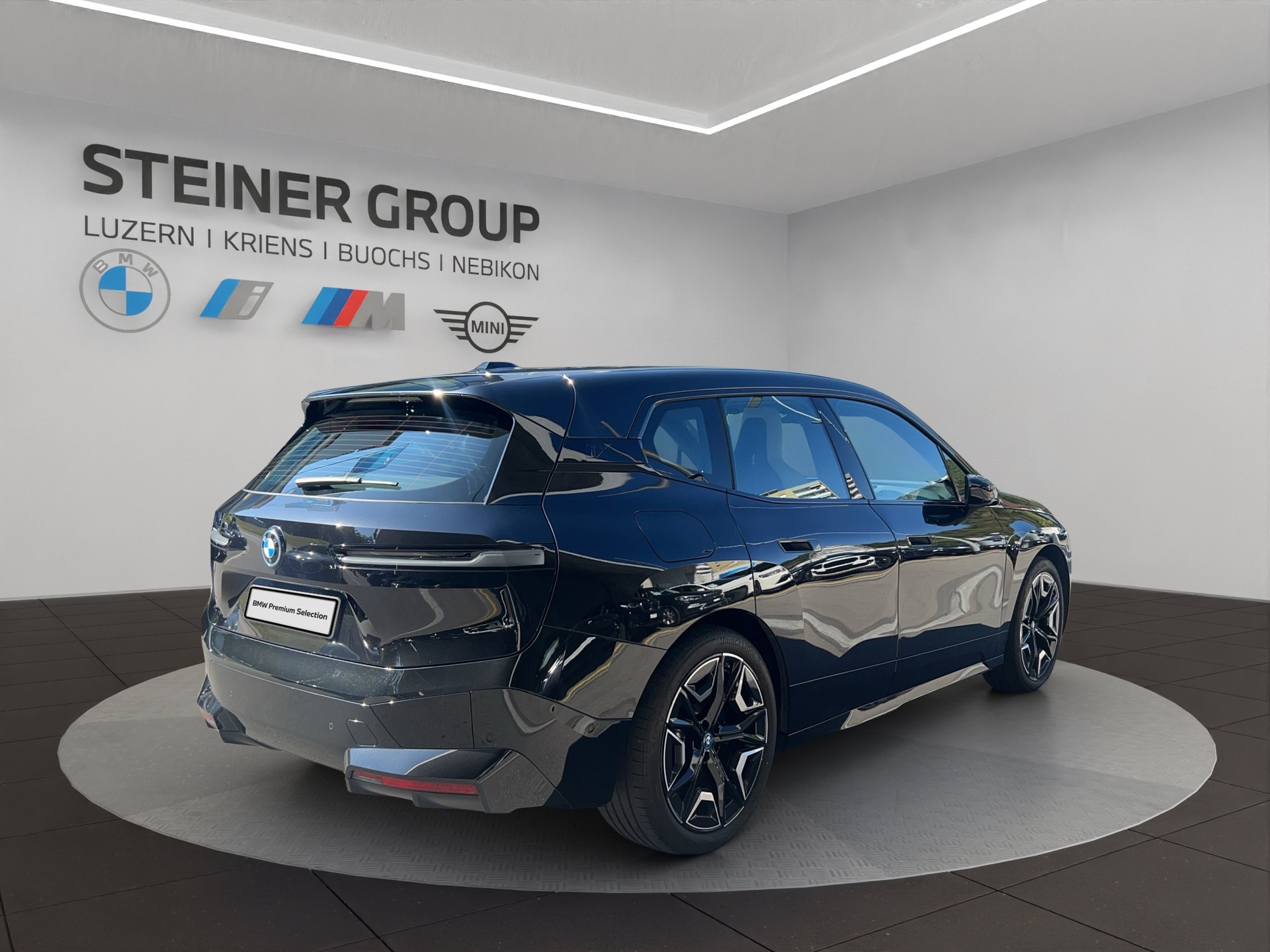BMW iX xDrive40-image-5