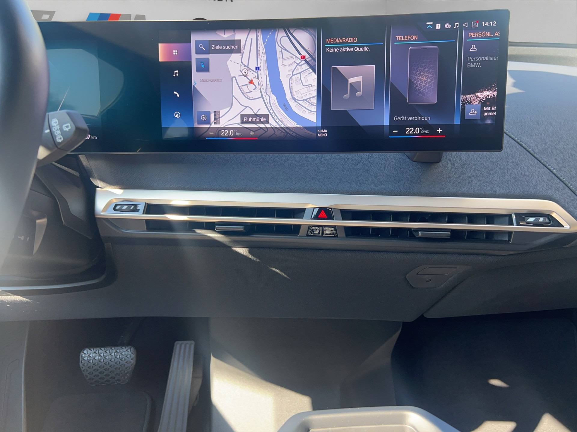 BMW iX xDrive40-image-18