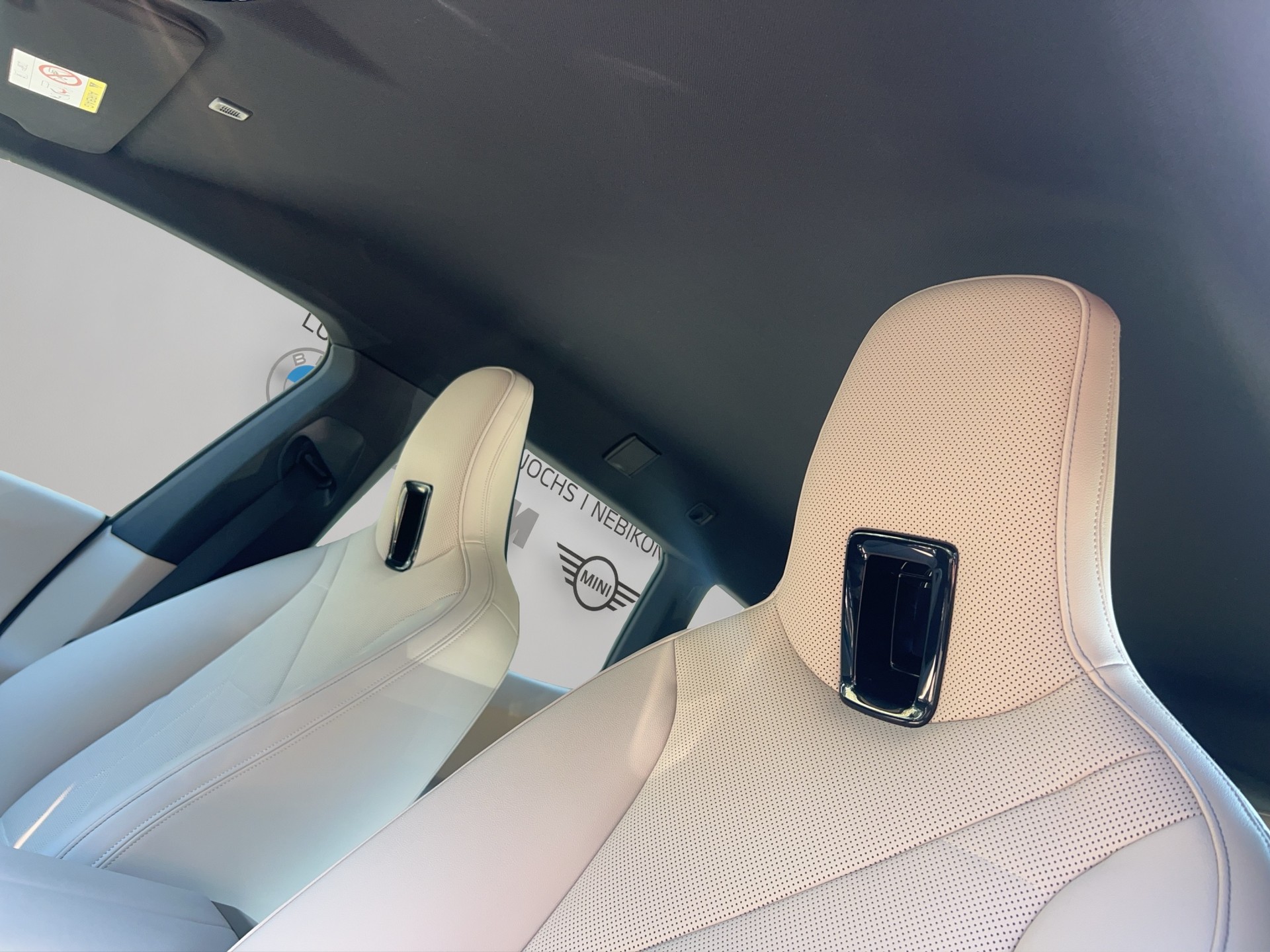 BMW iX xDrive40-image-13