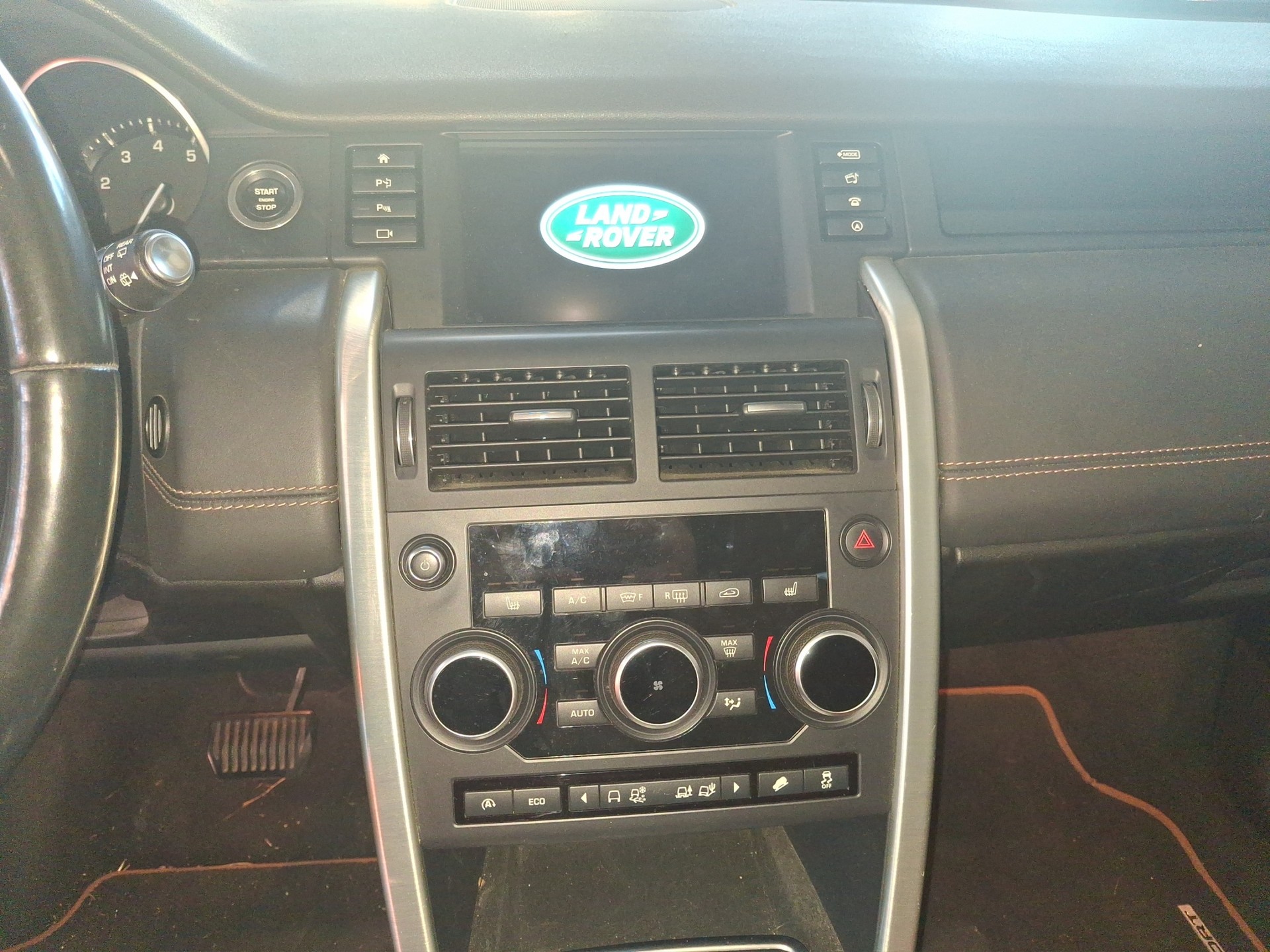 LAND ROVER Discovery Sport 2.0 Si4 HSE Luxury AT9-image-12