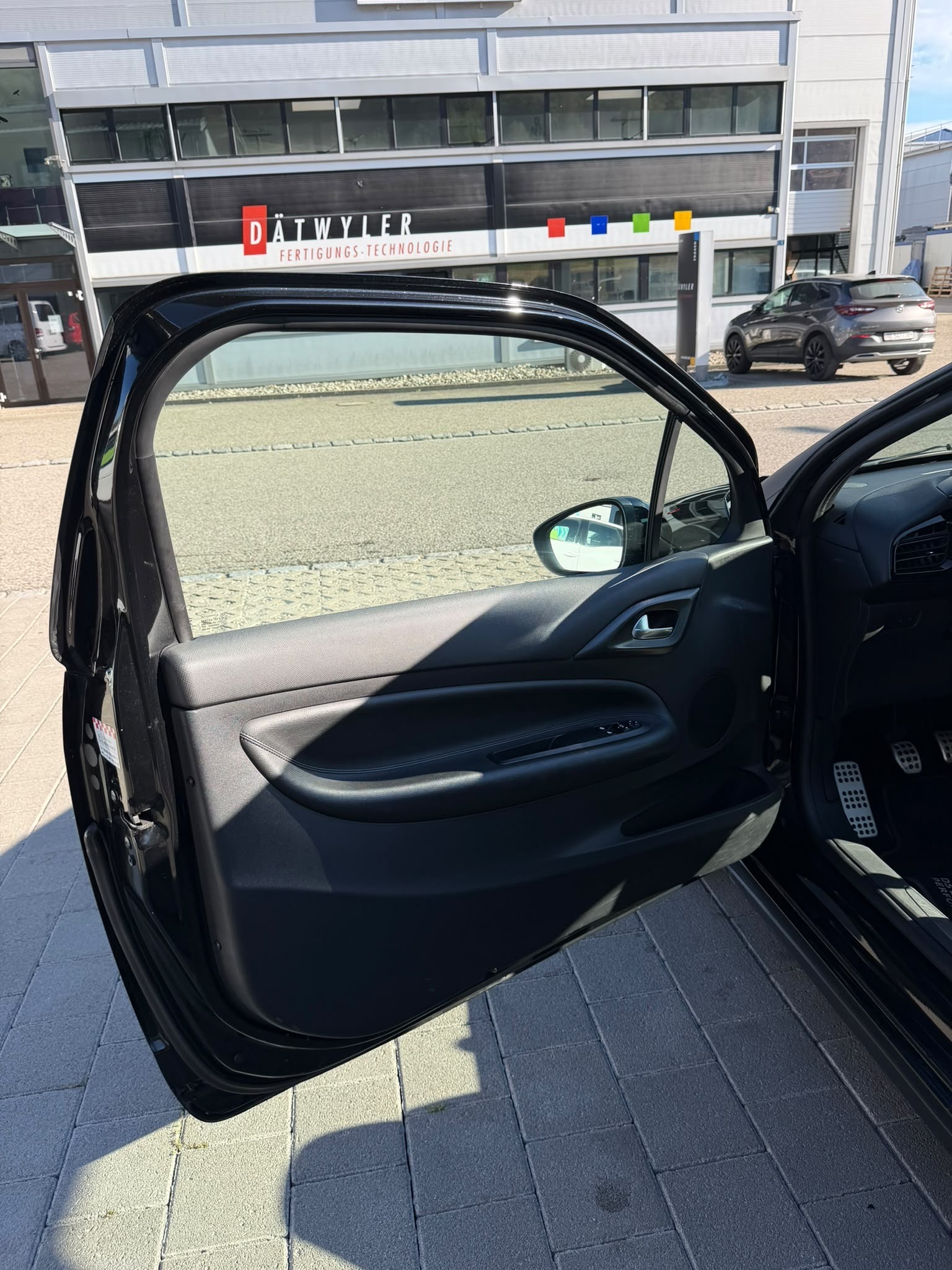 DS AUTOMOBILES DS 3 1.6 THP Performance Black Spezial-image-24