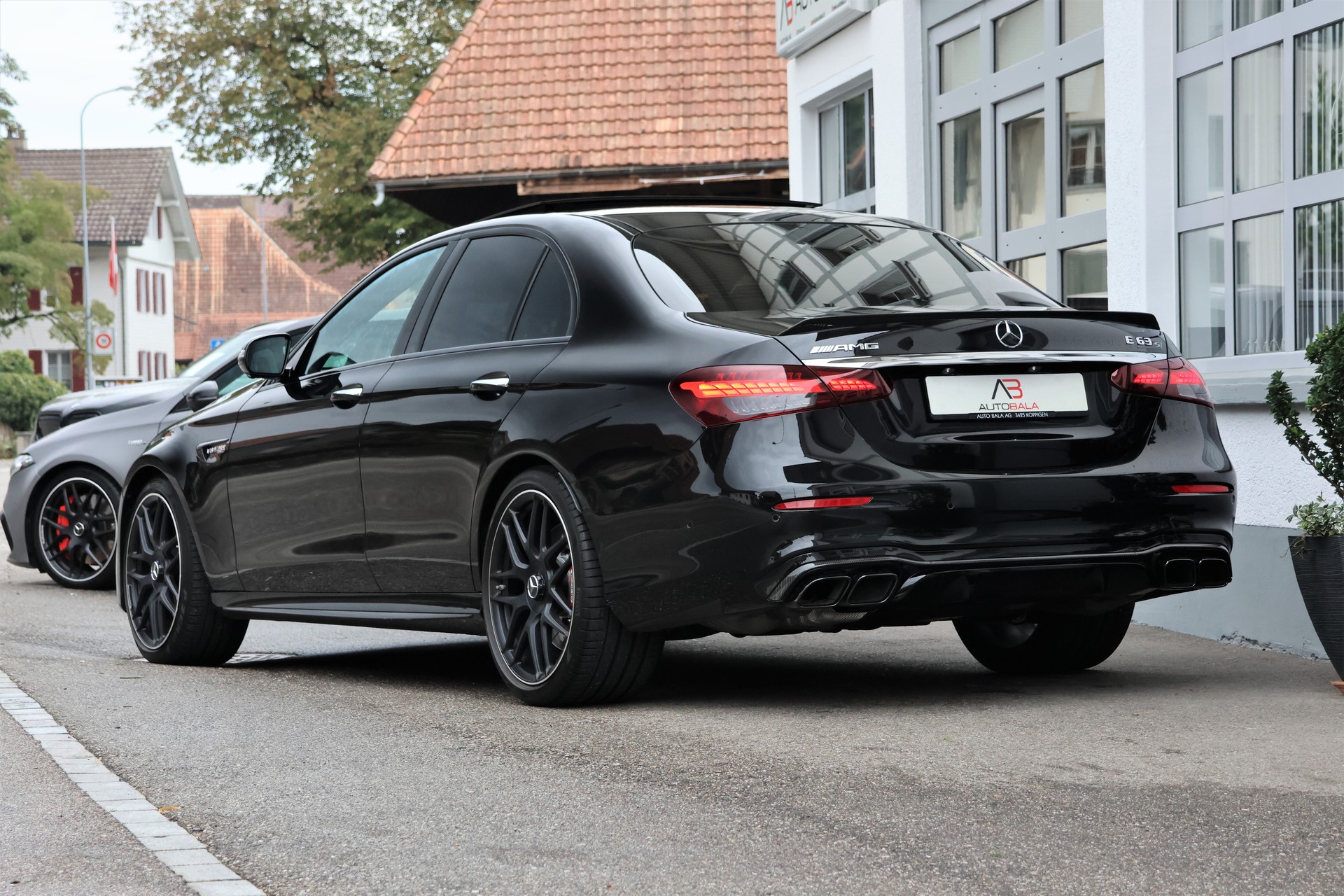 MERCEDES-BENZ AMG E 63 S 4Matic+ Speedshift 9G-TCT (CH) *Performance*-showroom-element-2