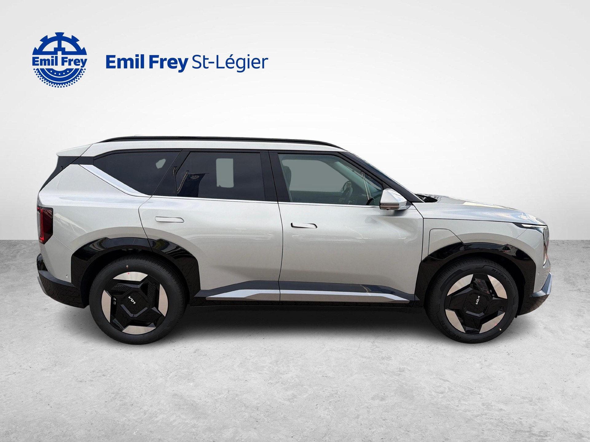 KIA EV5 81 kWh Earth 4x4 "Roues hiver offertes"-image-5