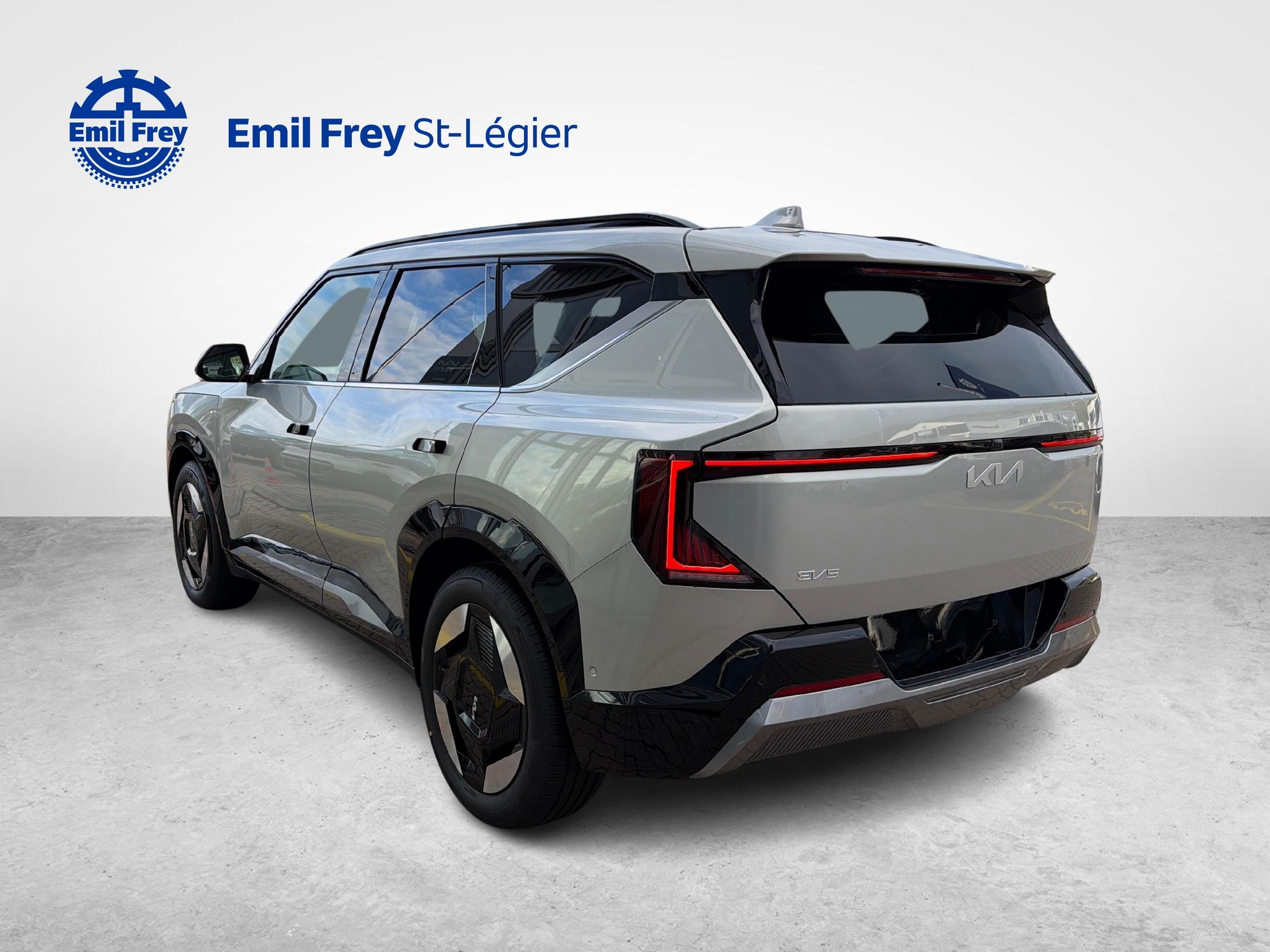 KIA EV5 81 kWh Earth 4x4 "Roues hiver offertes"-image-2