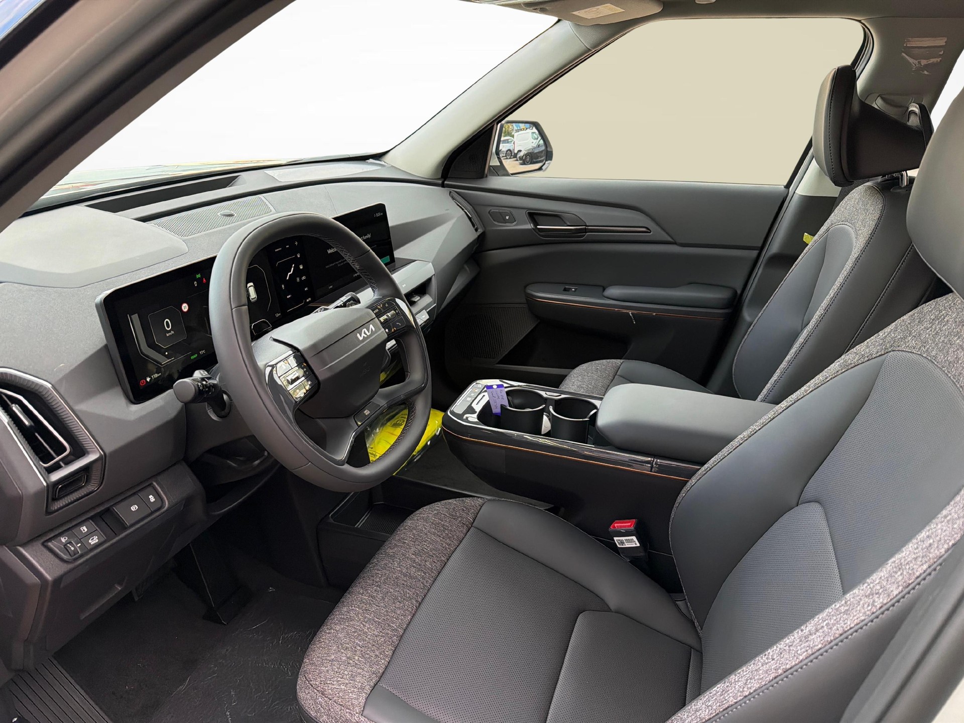 KIA EV5 81 kWh Earth 4x4 "Roues hiver offertes"-image-9