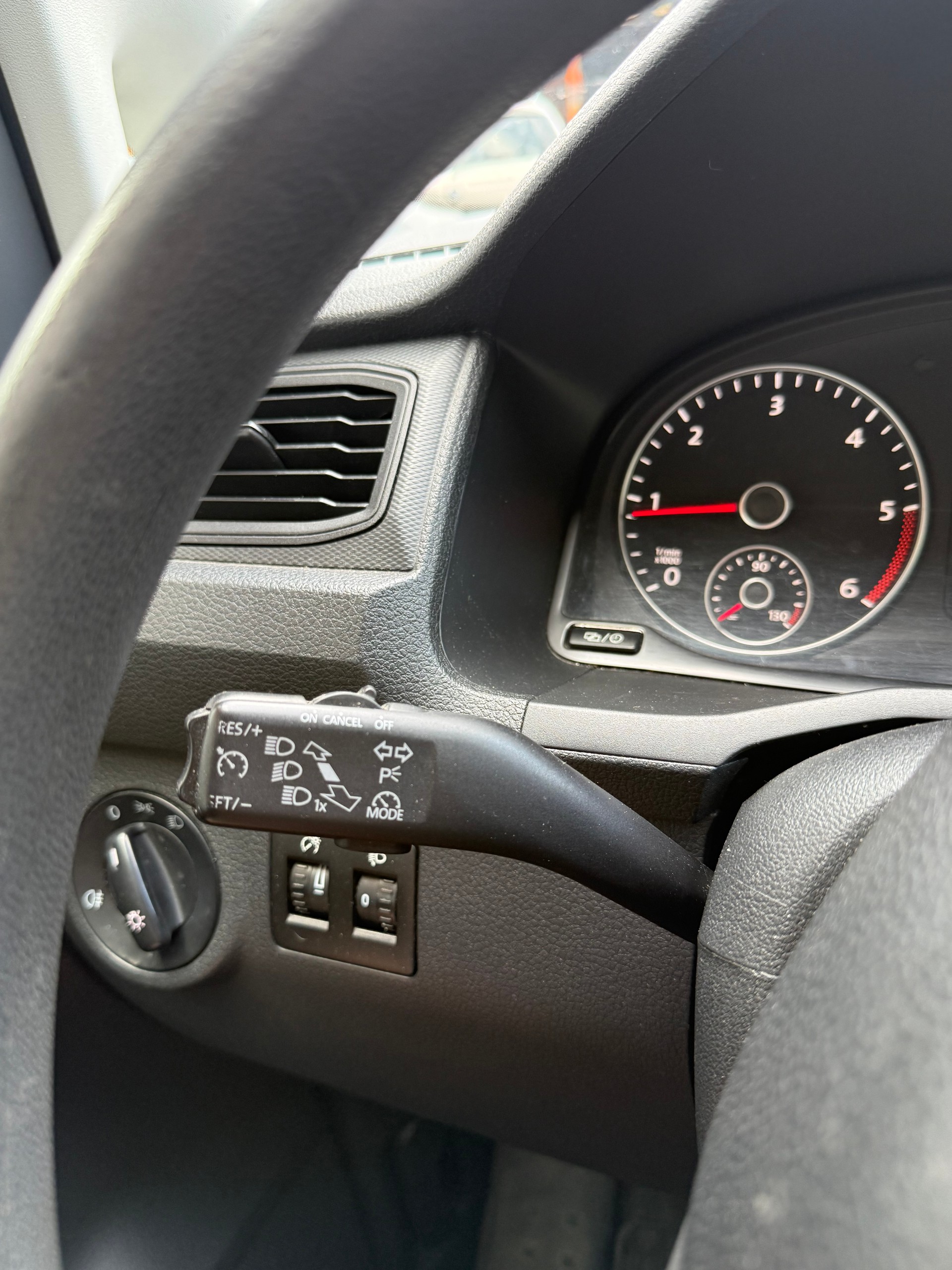 VW Caddy Maxi 2.0TDI 4Motion BlueMotion Technology DSG-image-19