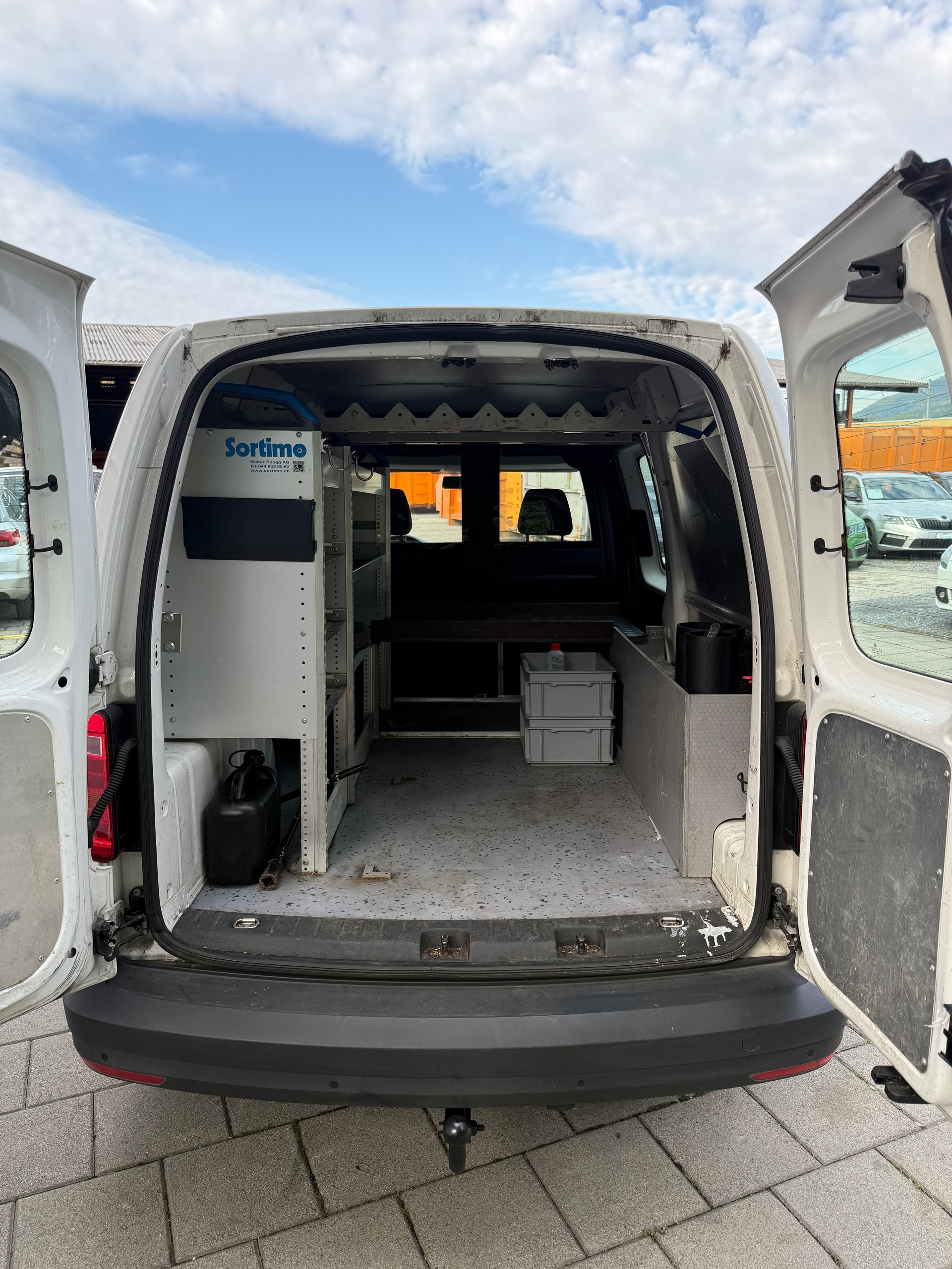 VW Caddy Maxi 2.0TDI 4Motion BlueMotion Technology DSG-image-6