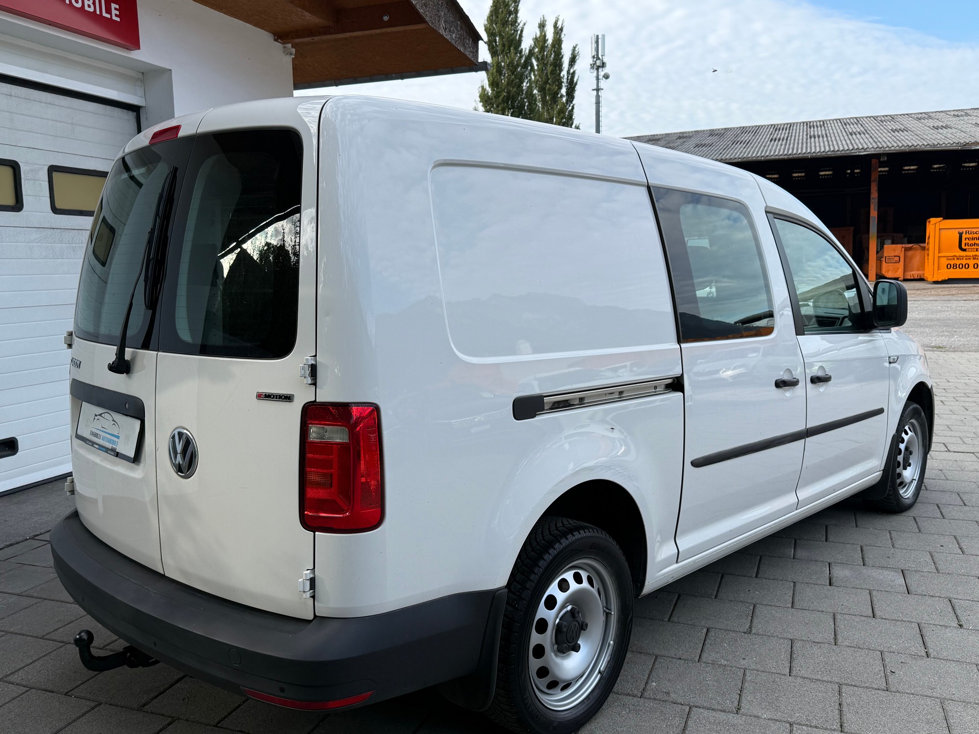 VW Caddy Maxi 2.0TDI 4Motion BlueMotion Technology DSG-image-8