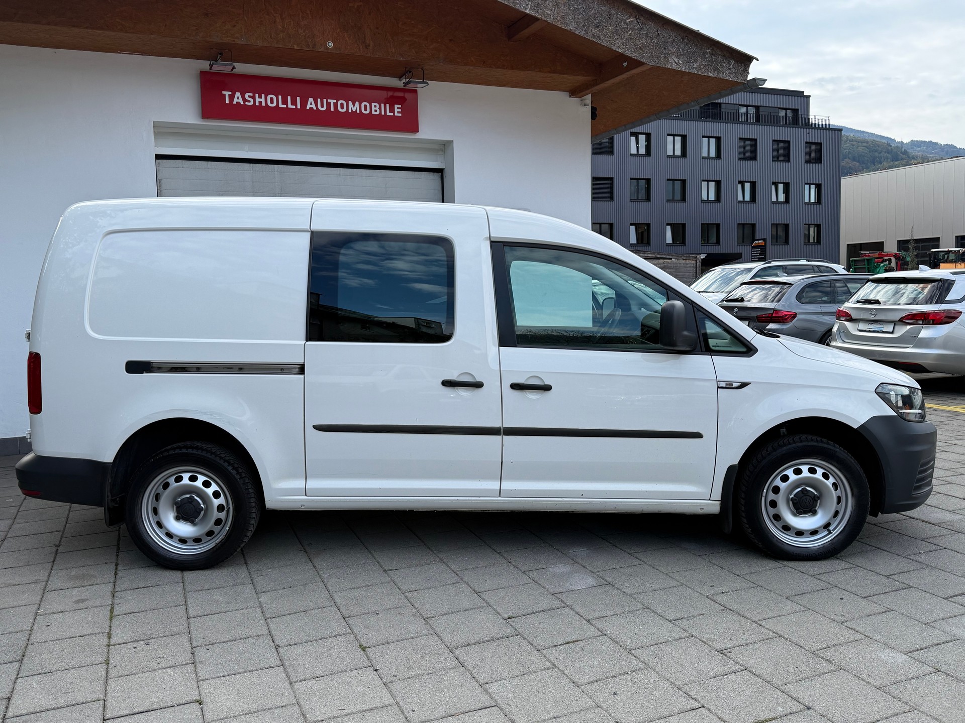 VW Caddy Maxi 2.0TDI 4Motion BlueMotion Technology DSG-image-10