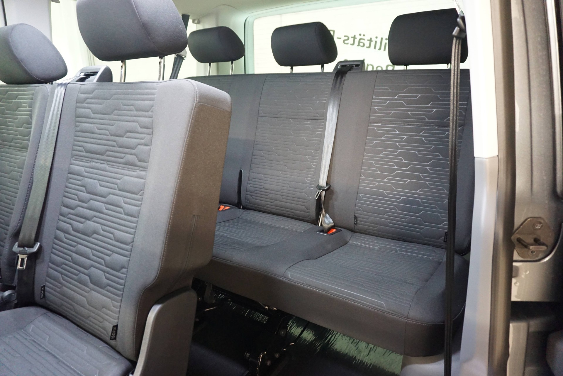 VW T6.1 Caravelle 2.0 TDI Trendline DSG-image-10