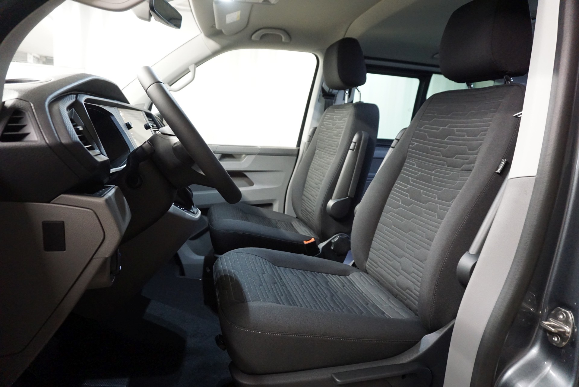 VW T6.1 Caravelle 2.0 TDI Trendline DSG-image-6