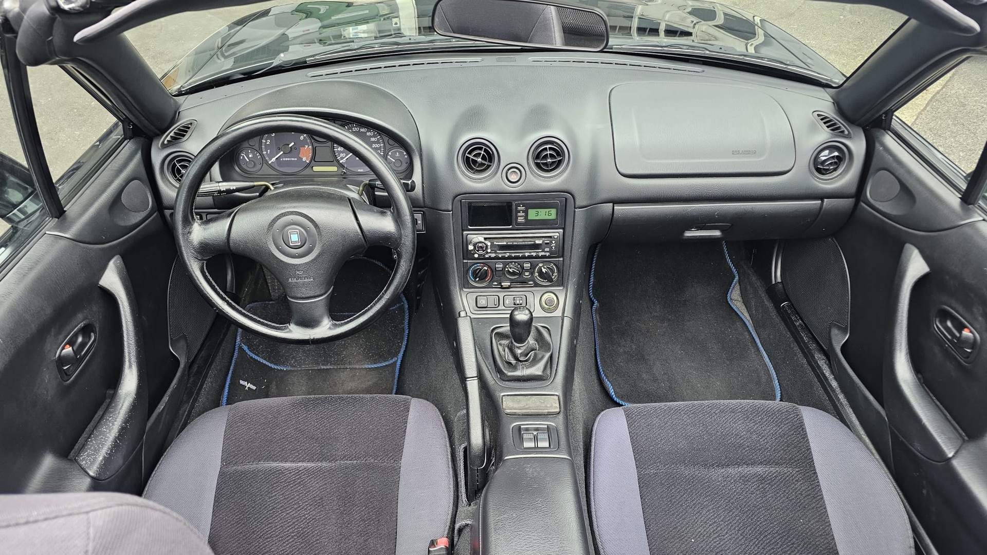 MAZDA MX-5 1.6i-16 SE Youngster-image-12
