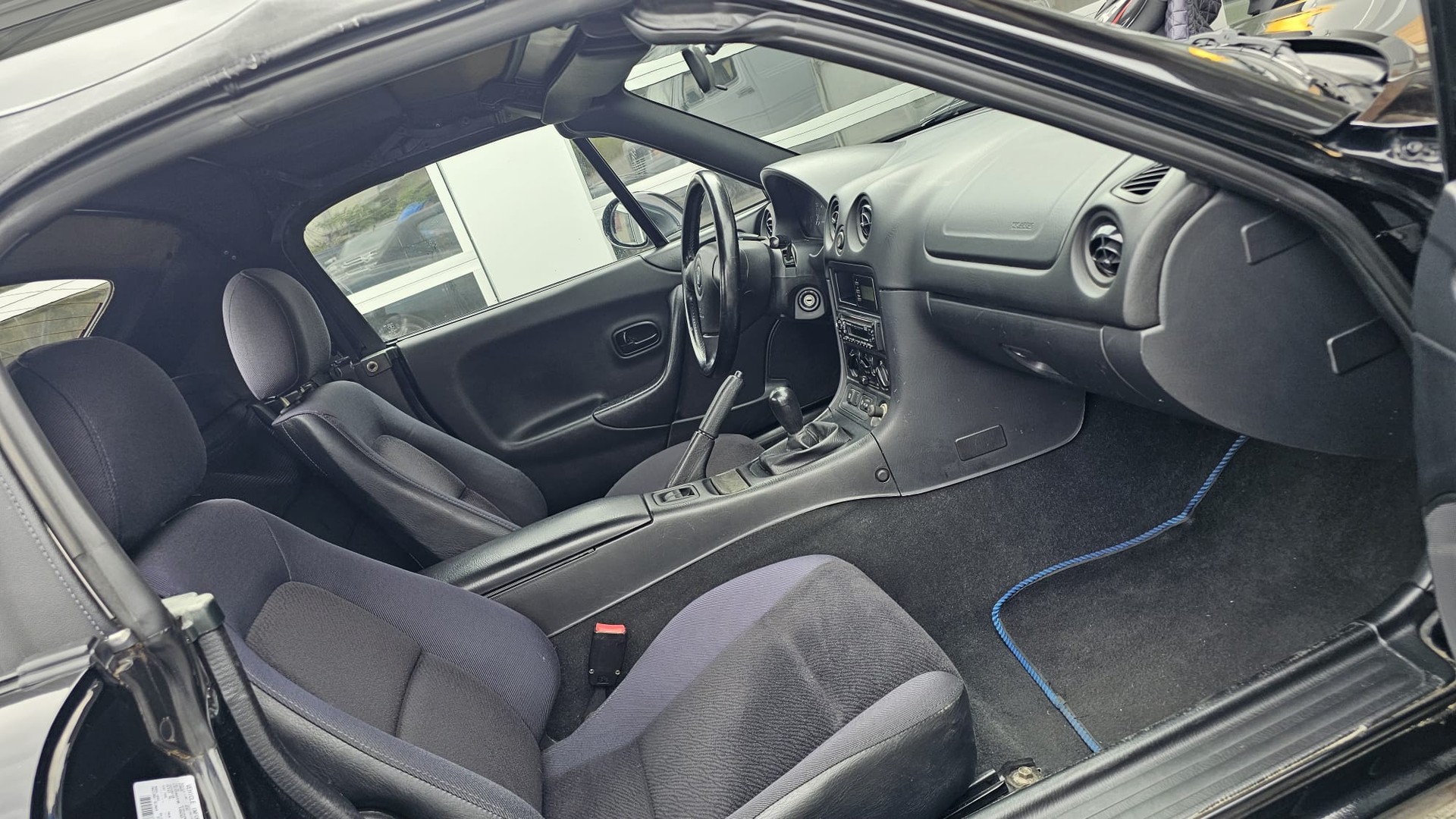 MAZDA MX-5 1.6i-16 SE Youngster-image-13