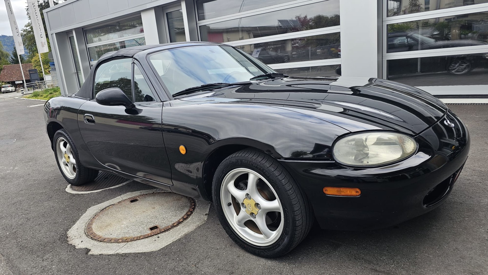 MAZDA MX-5 1.6i-16 SE Youngster-image-2