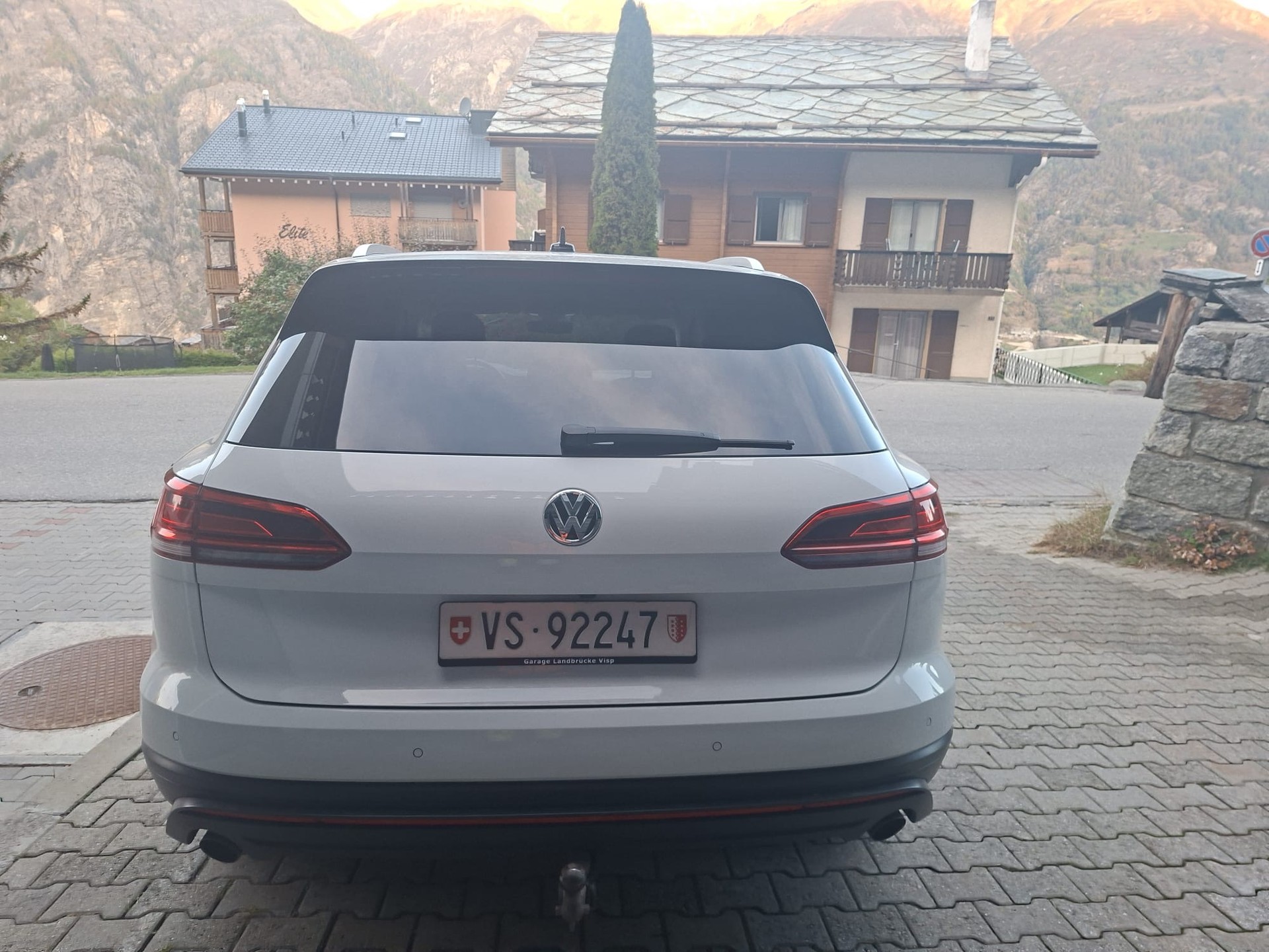 VW 3.0 V6 TDI Elegance-image-2