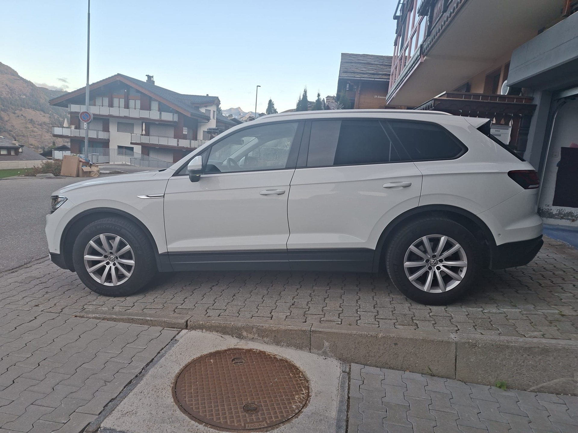 VW 3.0 V6 TDI Elegance-image-1