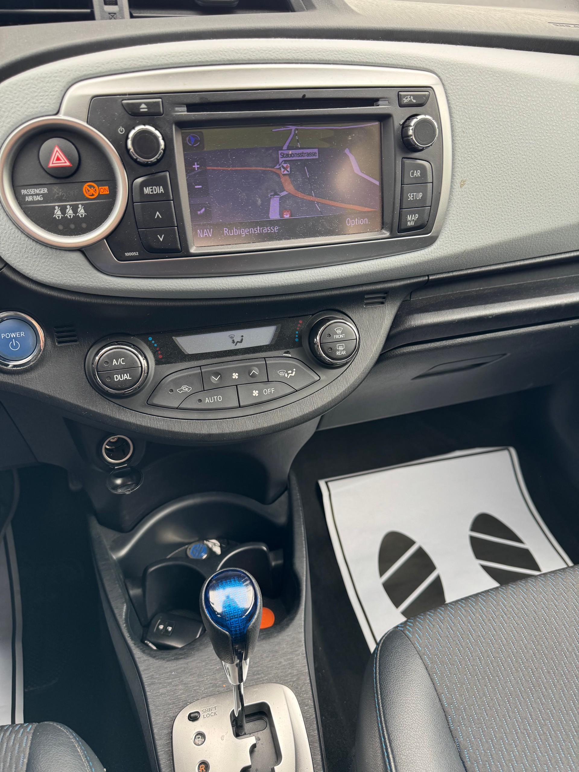 TOYOTA Yaris 1.5 VVT-i Hybrid Sol Premium CVT-image-8