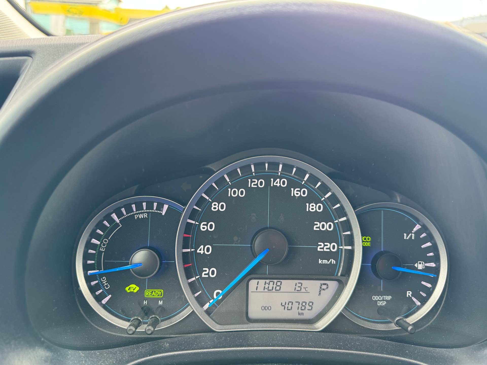 TOYOTA Yaris 1.5 VVT-i Hybrid Sol Premium CVT-image-10