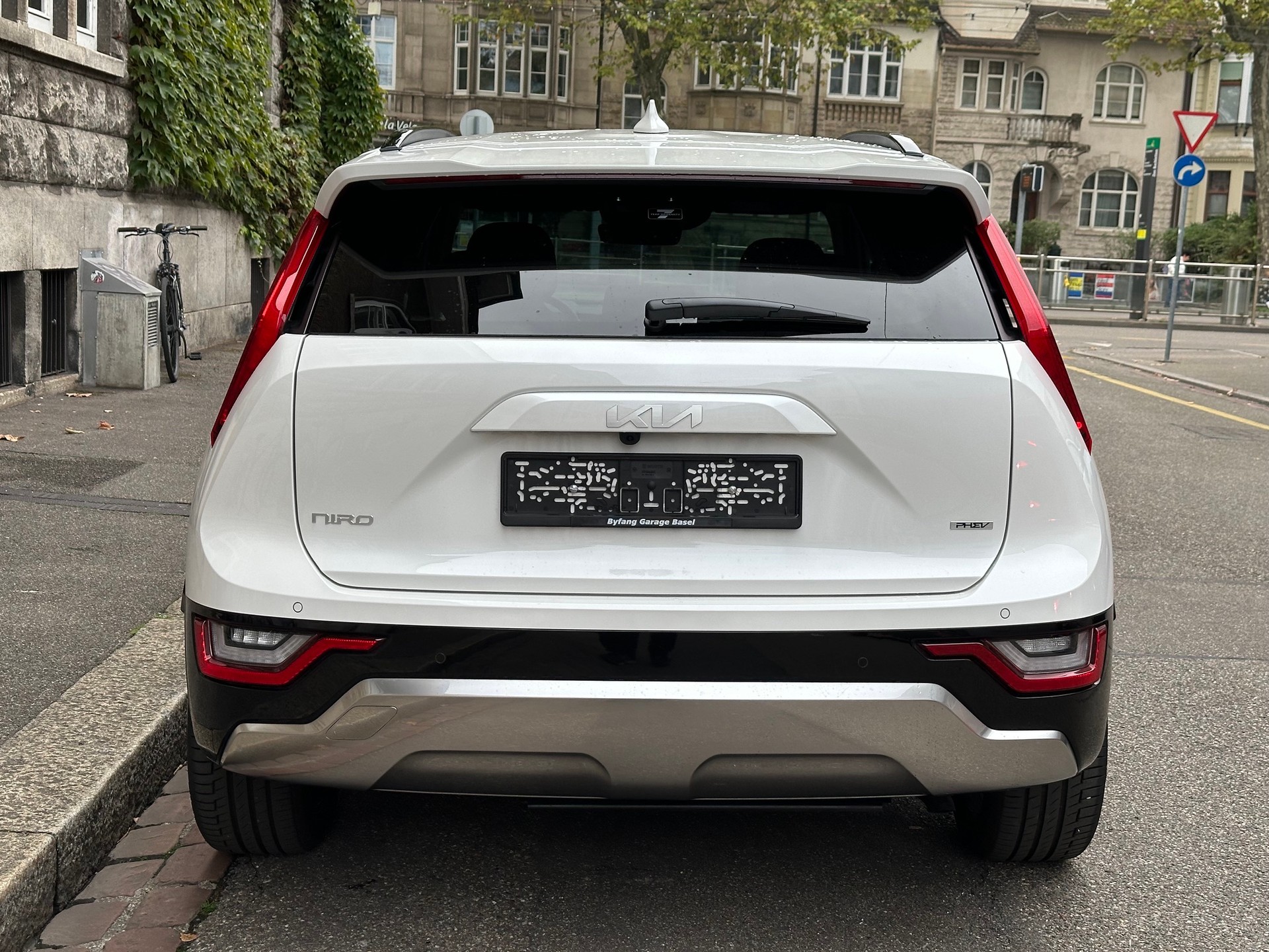 KIA Niro 1.6GDi Plug-in Hybrid Style DCT-image-4