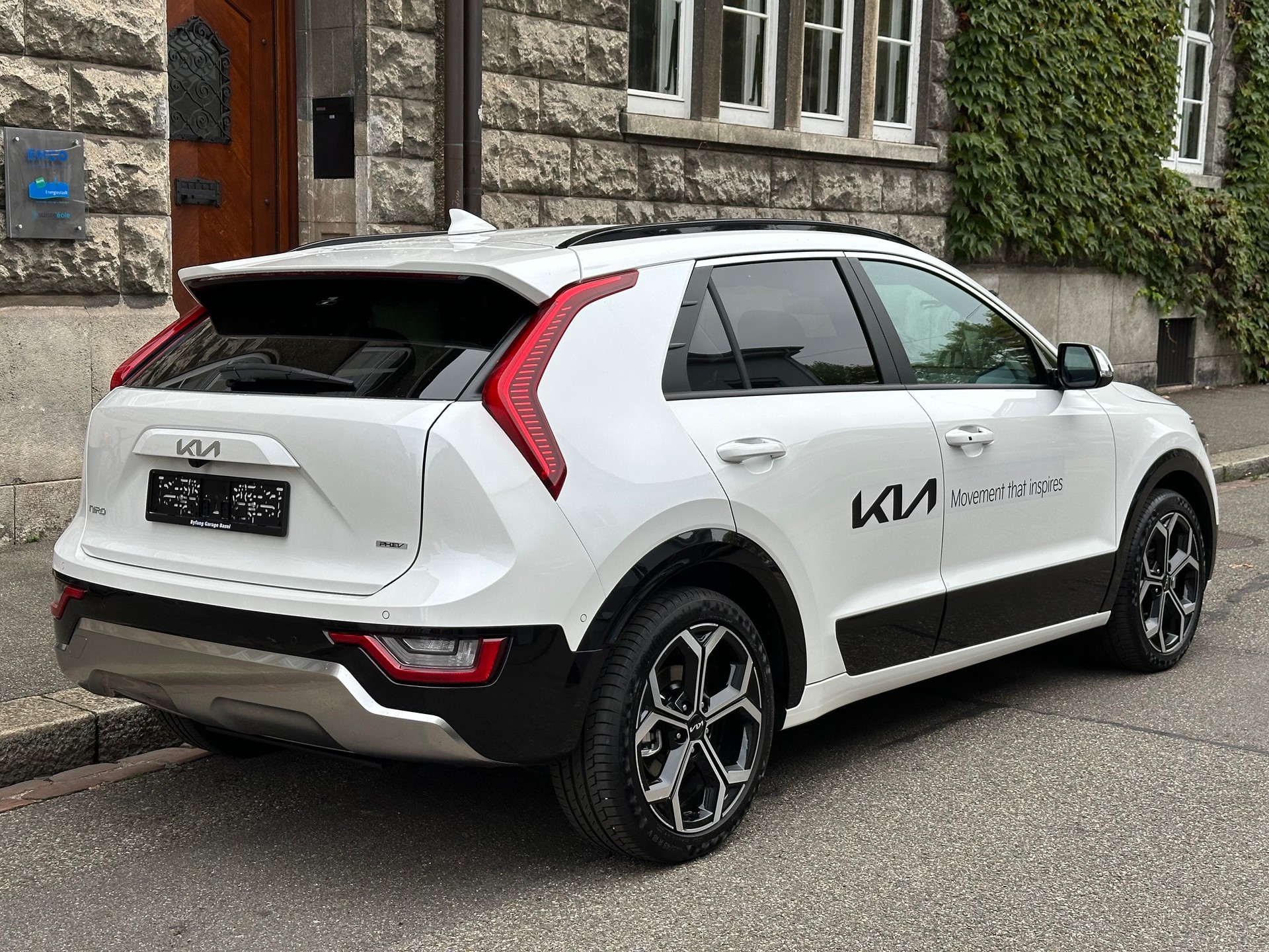 KIA Niro 1.6GDi Plug-in Hybrid Style DCT-image-3