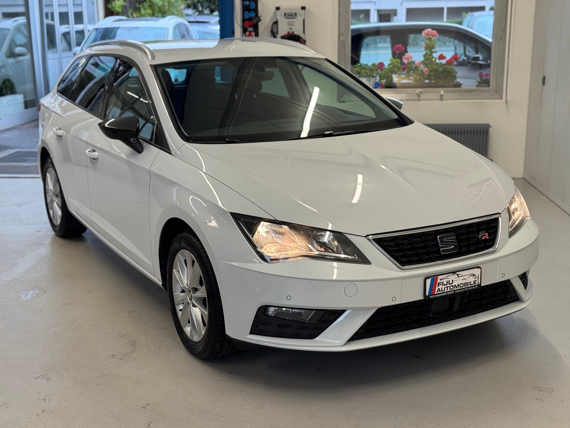 SEAT Leon ST 1.6 TDI CR Style DSG-image-2