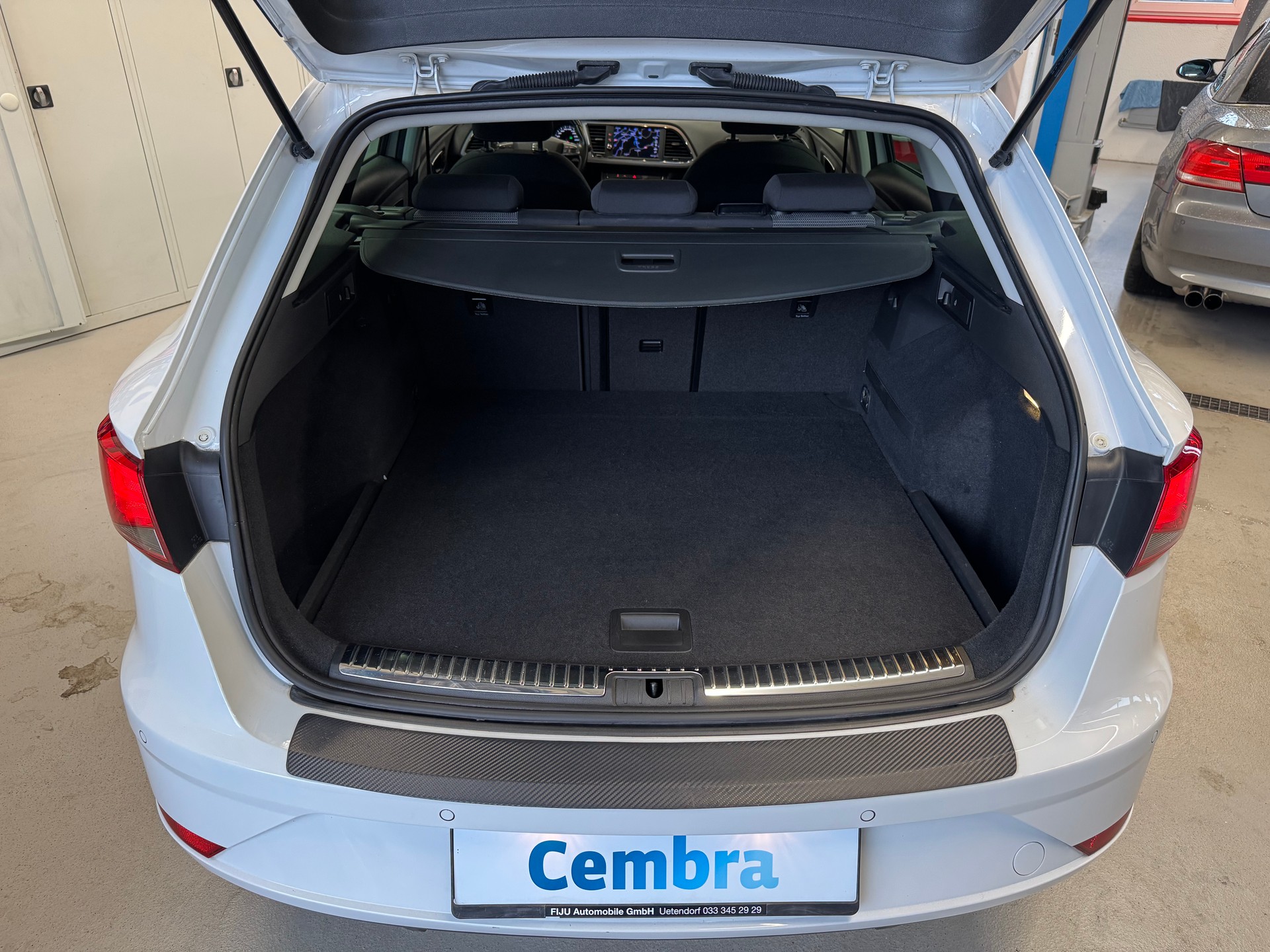 SEAT Leon ST 1.6 TDI CR Style DSG-image-13