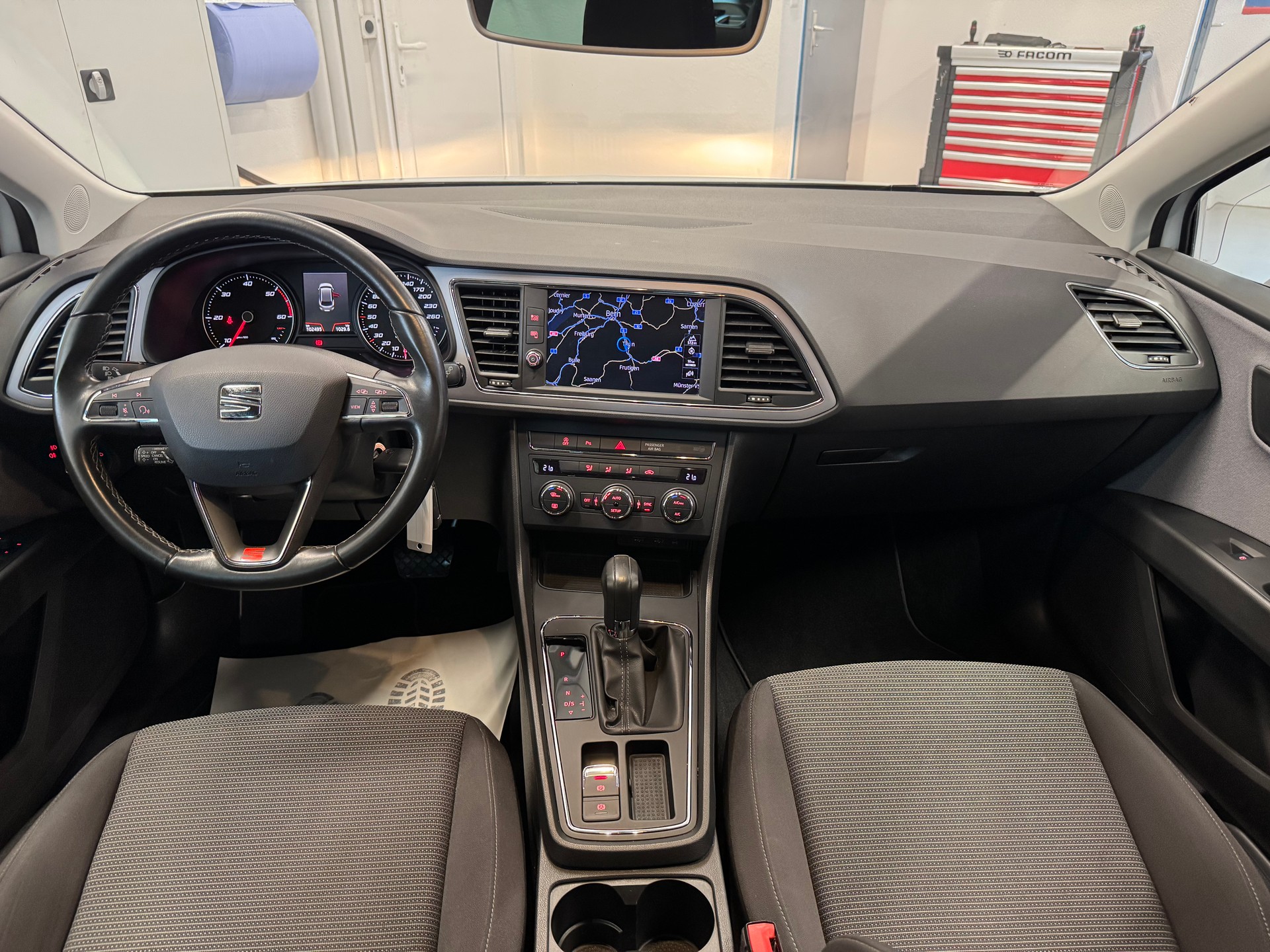 SEAT Leon ST 1.6 TDI CR Style DSG-image-8