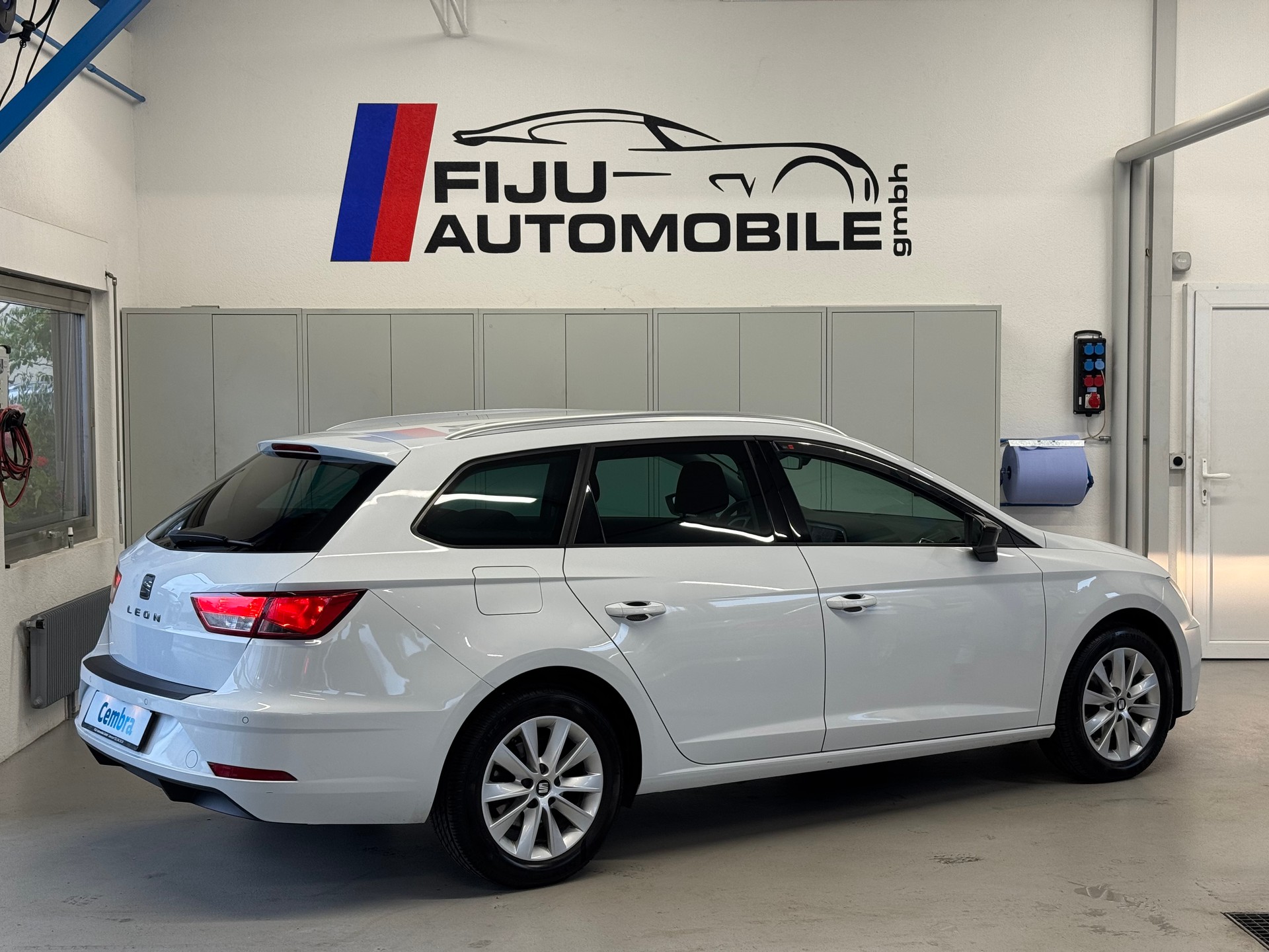SEAT Leon ST 1.6 TDI CR Style DSG-image-3