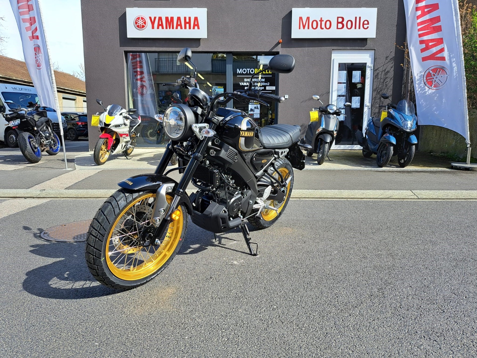 YAMAHA XSR 125 Legacy-image-4