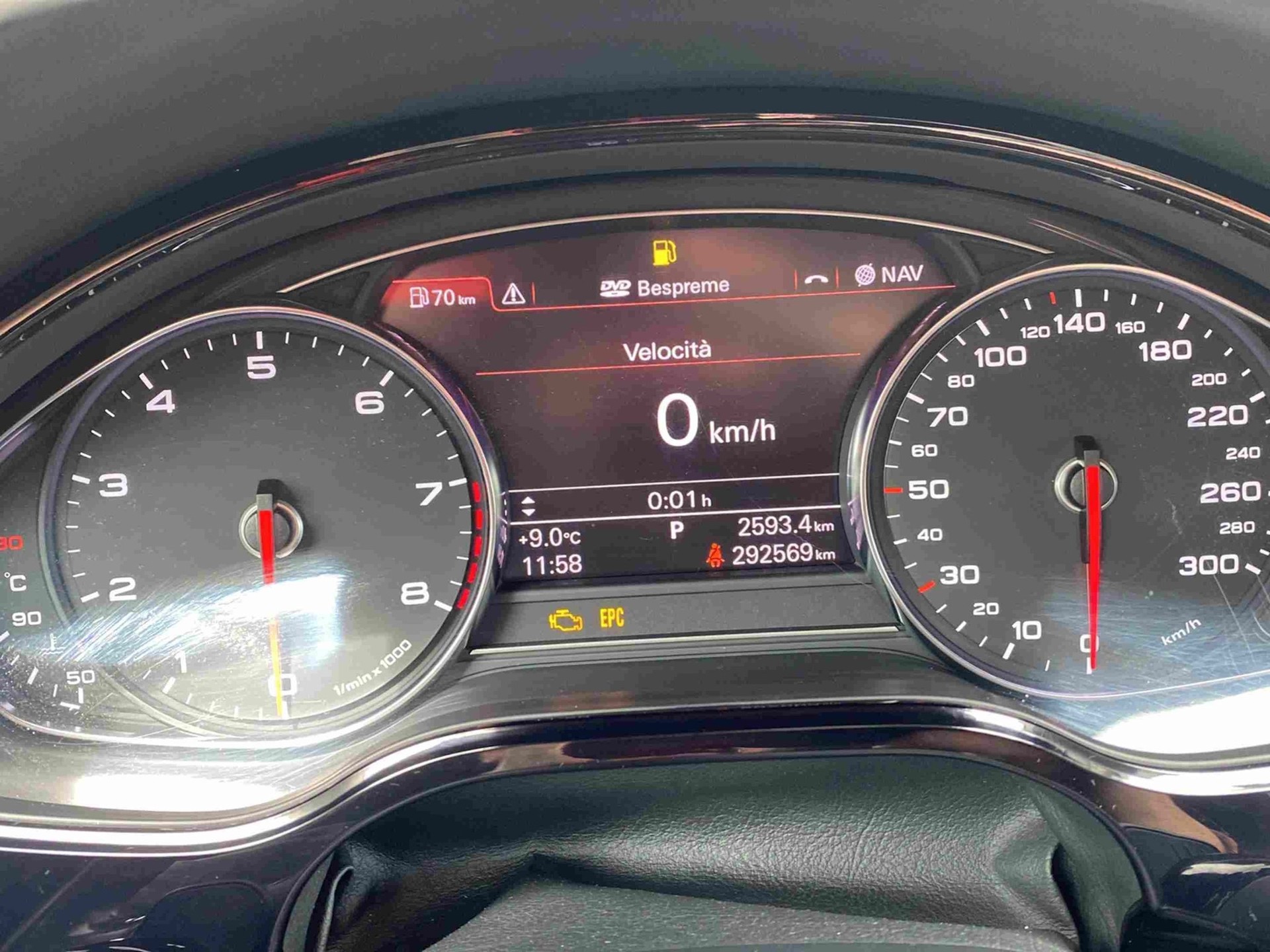AUDI A8 4.2 FSI quattro tiptronic-image-11