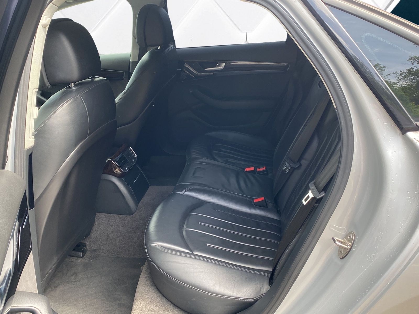 AUDI A8 4.2 FSI quattro tiptronic-image-13