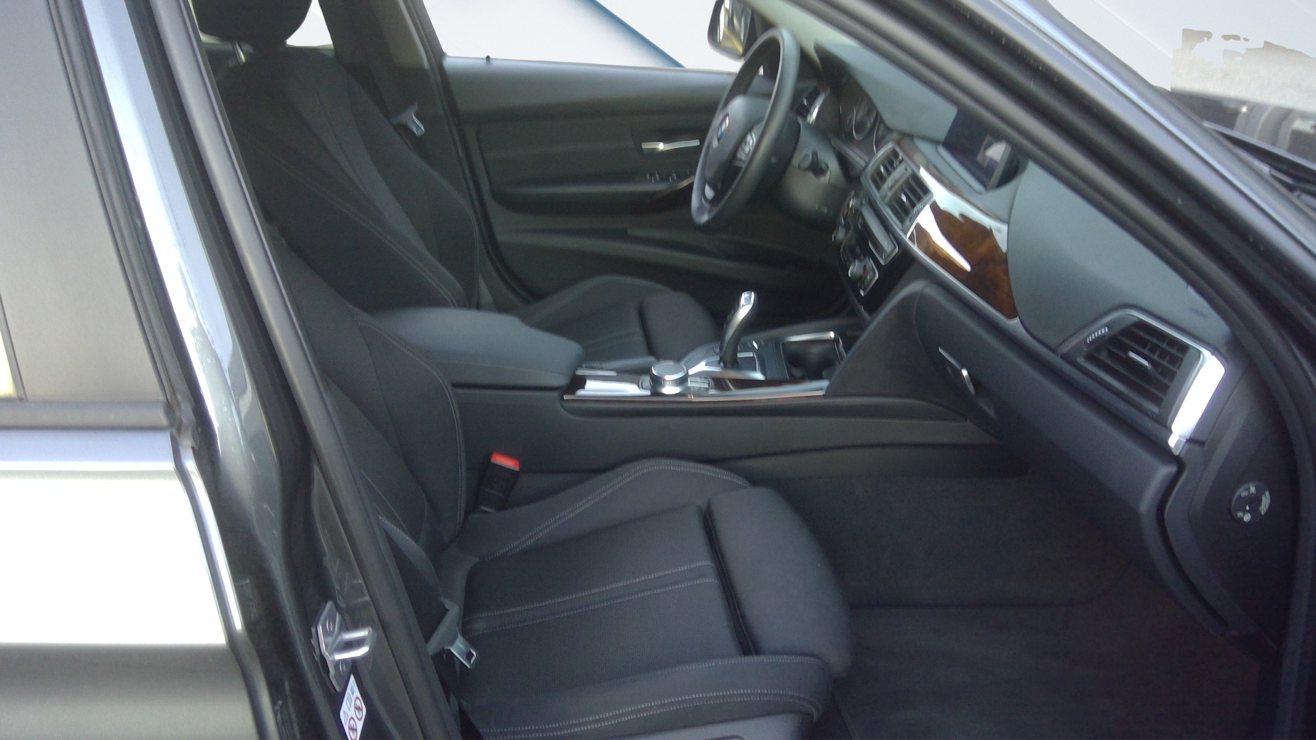 BMW 330i xDrive Touring Steptronic-image-4