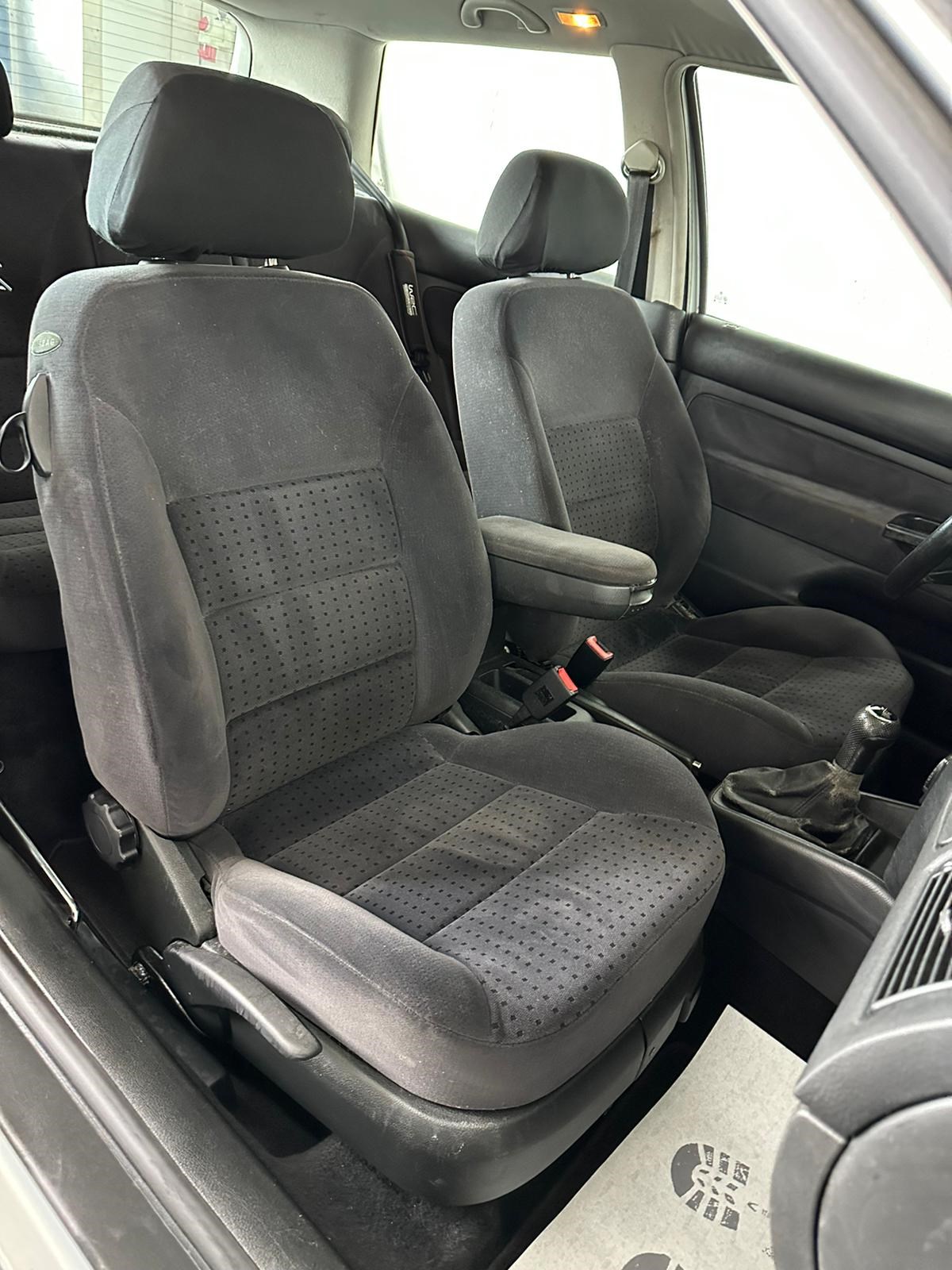VW Golf 1.6 Comfortline-image-16