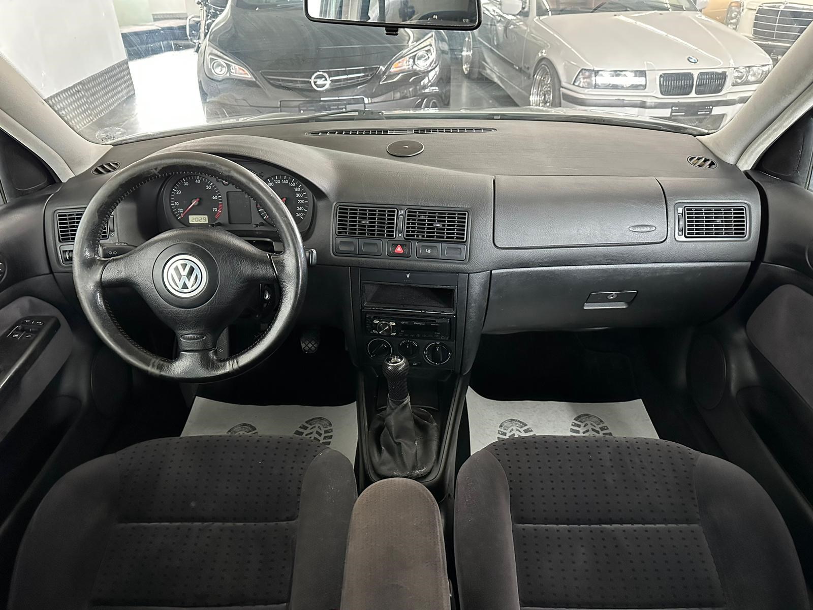 VW Golf 1.6 Comfortline-image-12