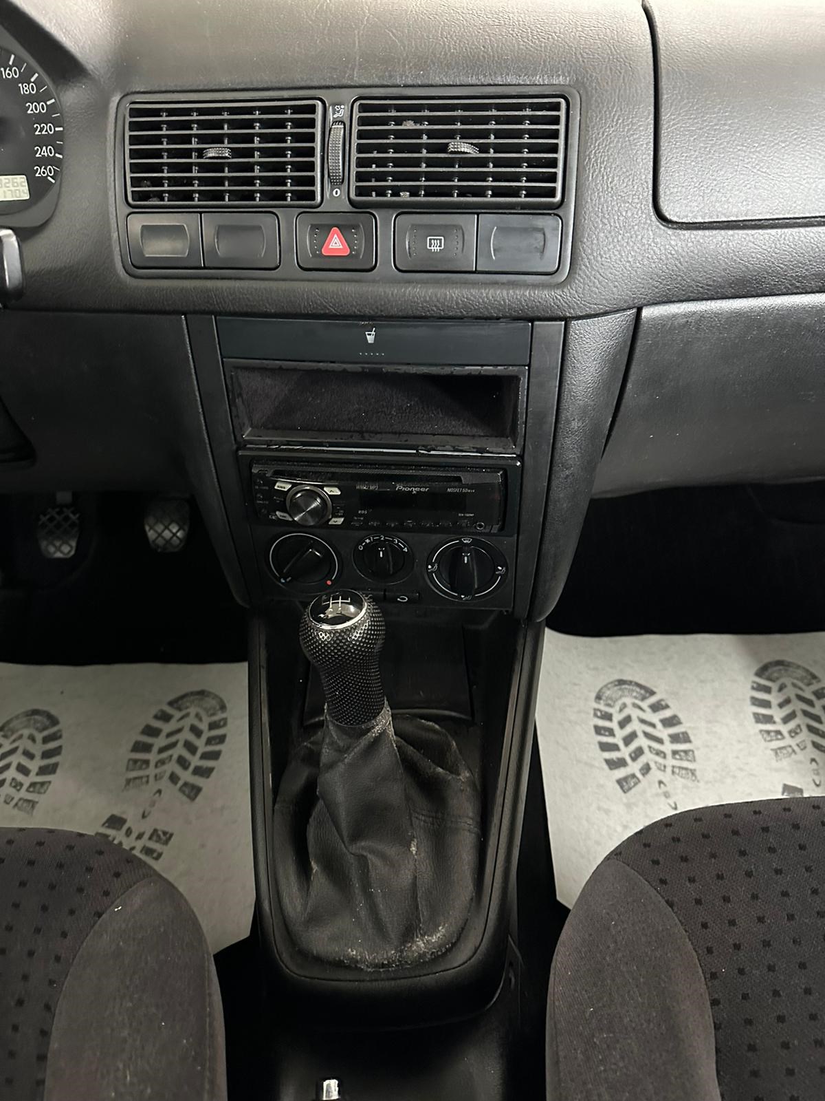 VW Golf 1.6 Comfortline-image-13